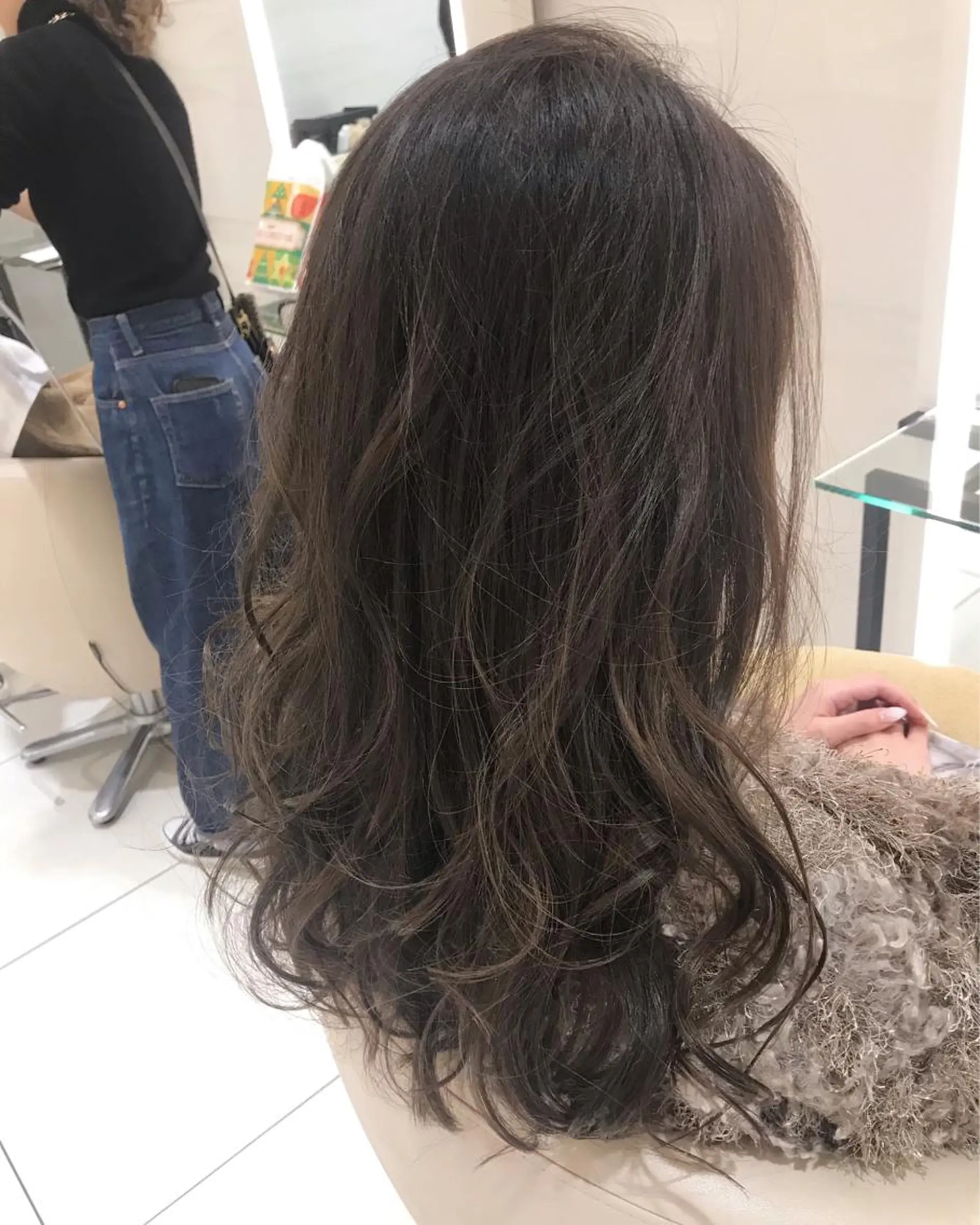 ロング カラー 石田 優菜のヘアスタイル