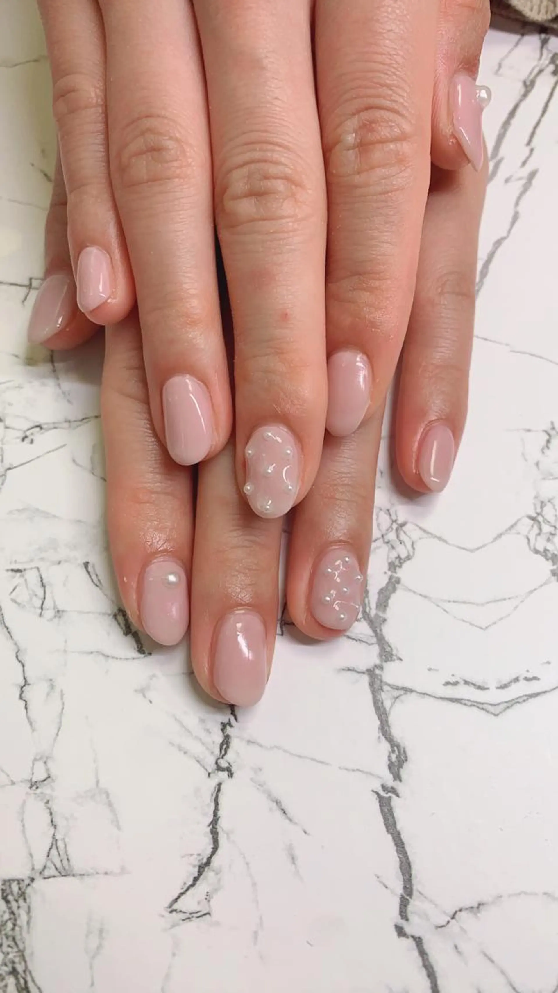 ネイル はな💎ネイル ワンホン、長さ出しのネイルデザイン