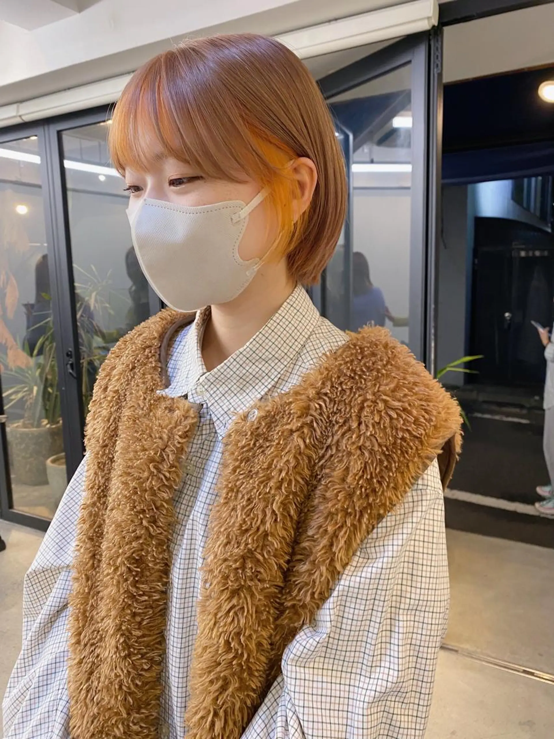 ショート カラー ヘアアレンジ ベージュカラー ハイトーンカラー インナーカラー オレンジ ショートヘア ヘアカラー トリートメント flamme Annaのヘアスタイル