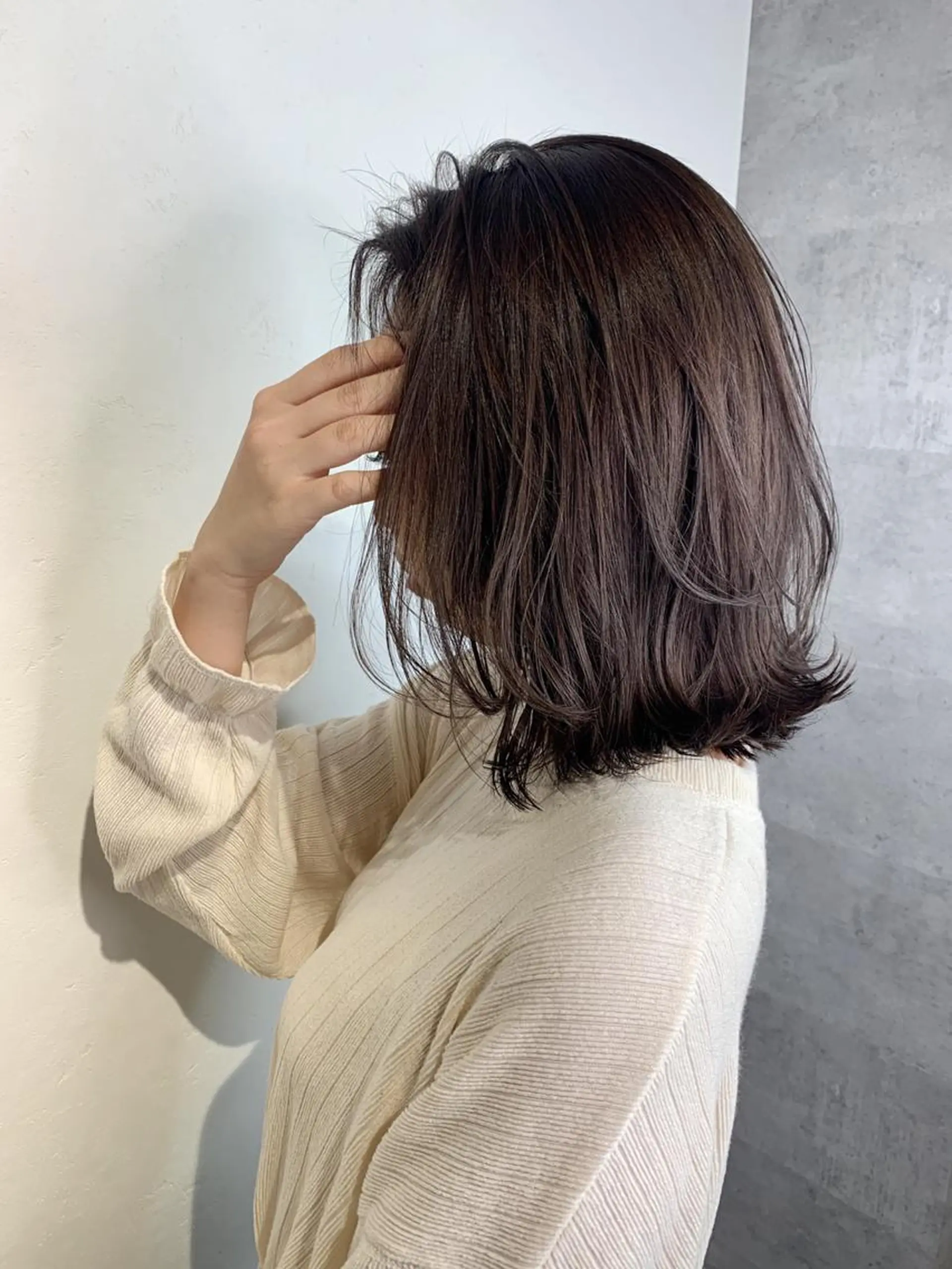 ミディアム アンダーバーホワイト 堺東店のヘアスタイル