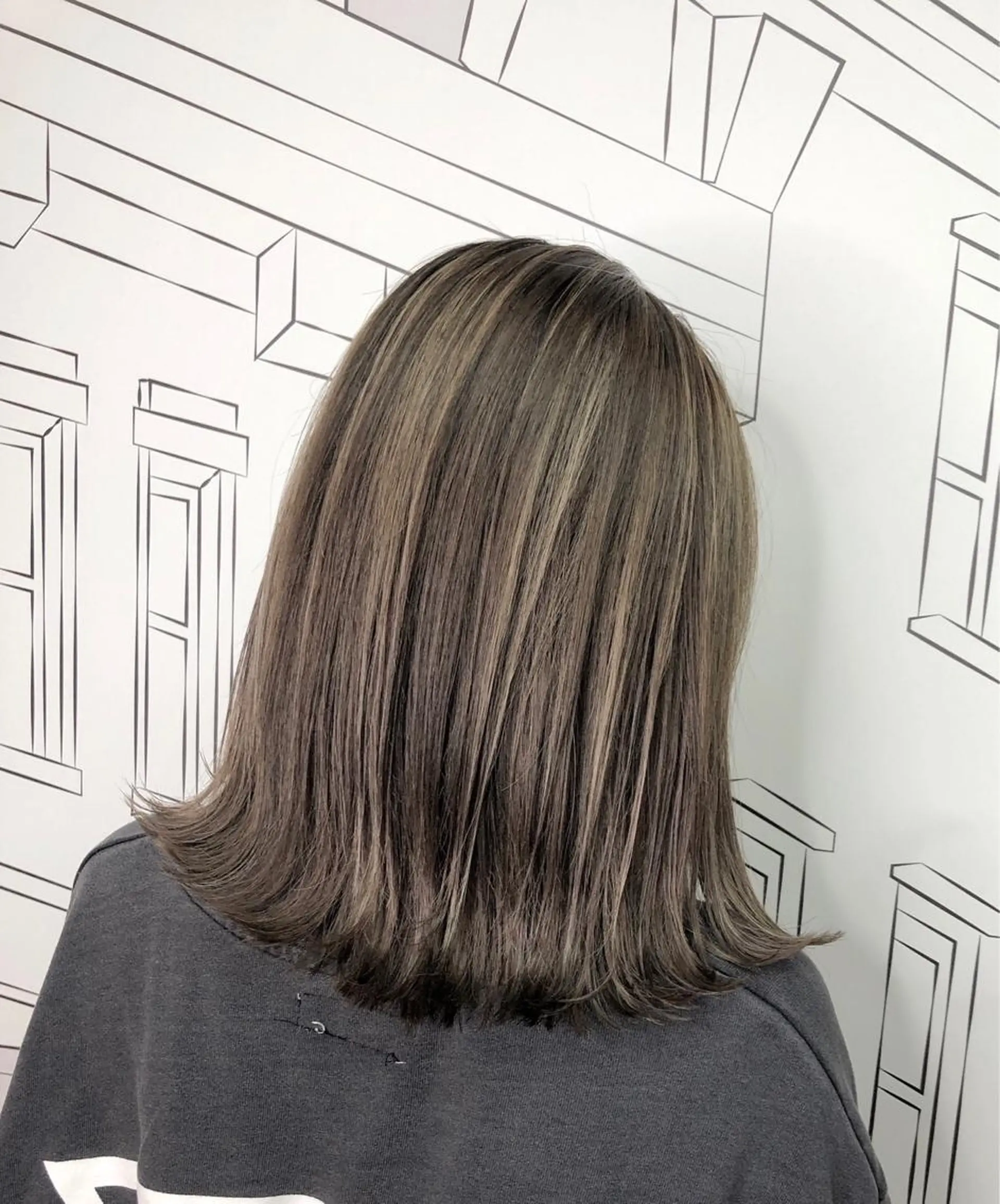 ミディアム ルレイル　シェアサロン所属・坪井 彰吾のヘアスタイル