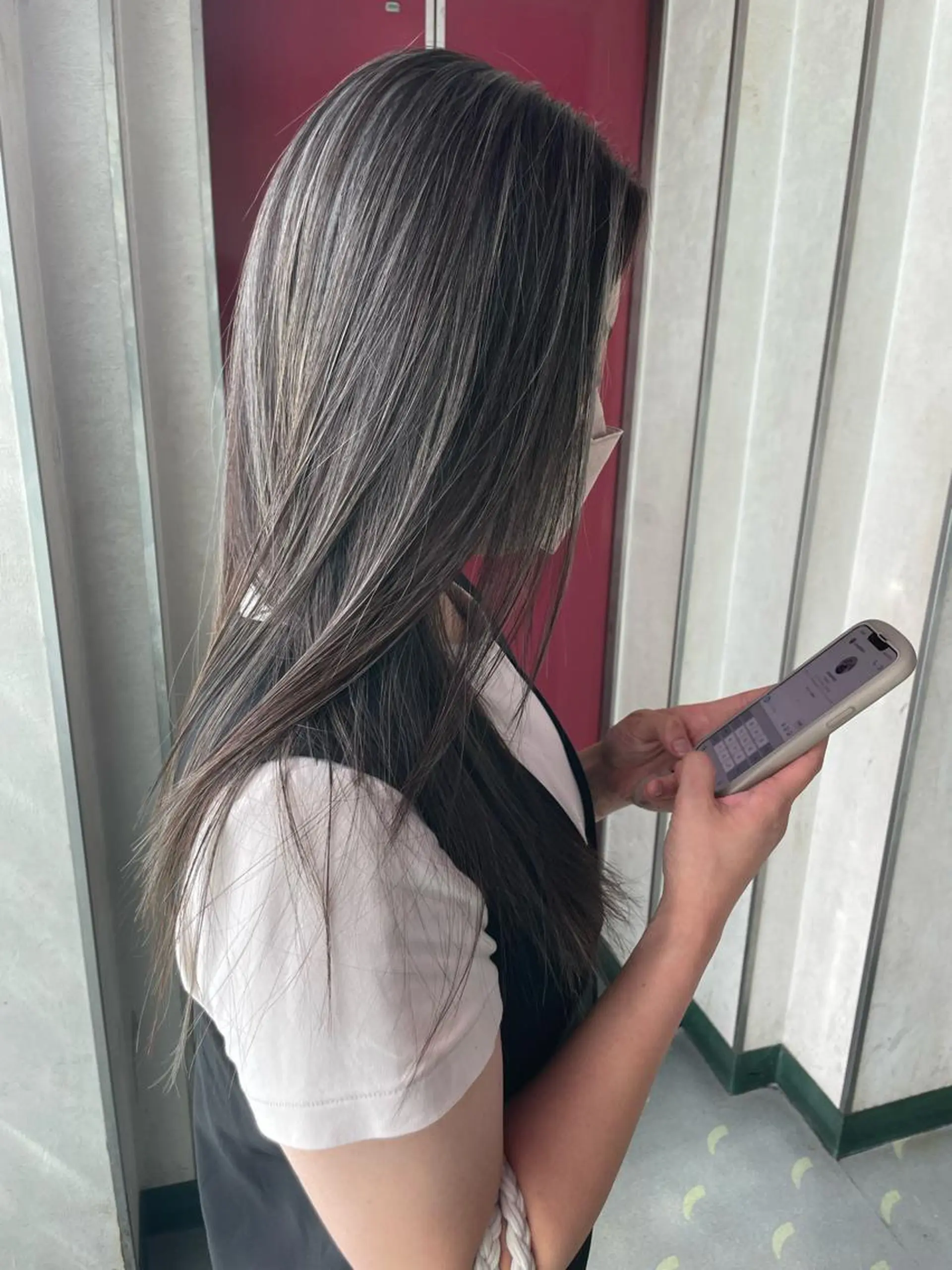 セミロング ヘアカラー Sherry大国町所属・髪質改善×縮毛矯正 ×艶カラーNAOのヘアスタイル