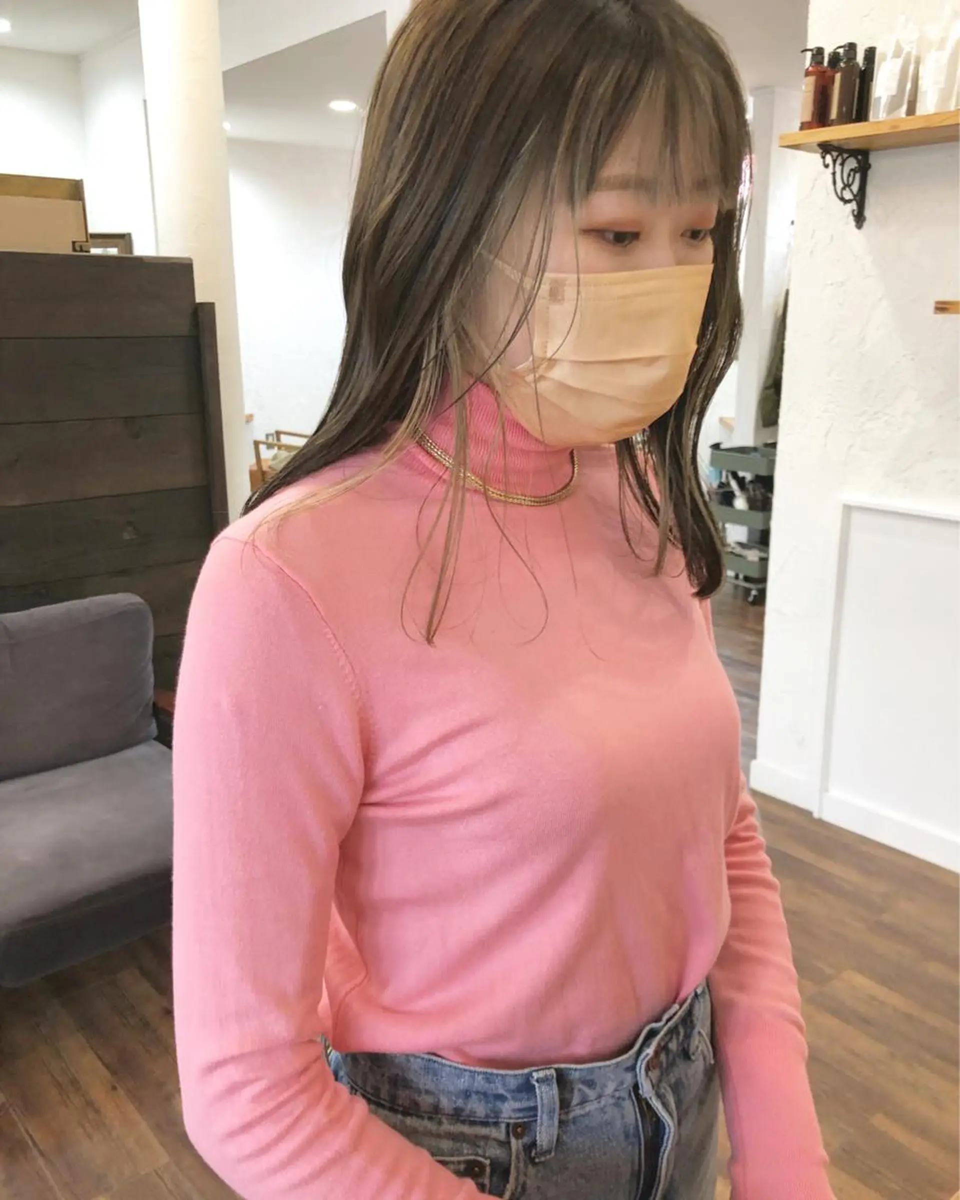 カラー ベージュカラー インナーカラー シルバー シルバーベージュ カット ヘアカラー トリートメント 江原 彩華のヘアスタイル