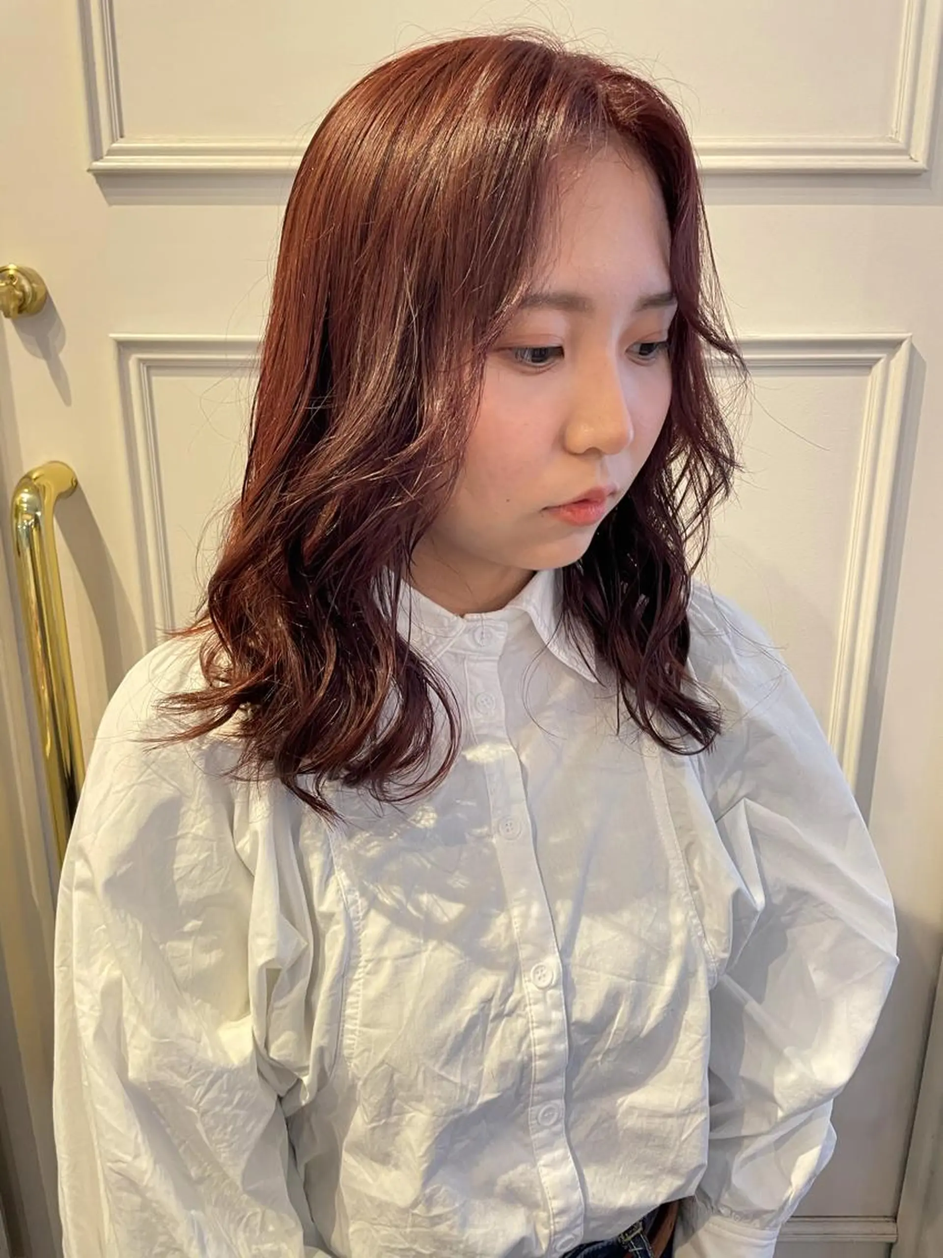 ミディアム カラー レッドカラー 安藤 佑衣のヘアスタイル