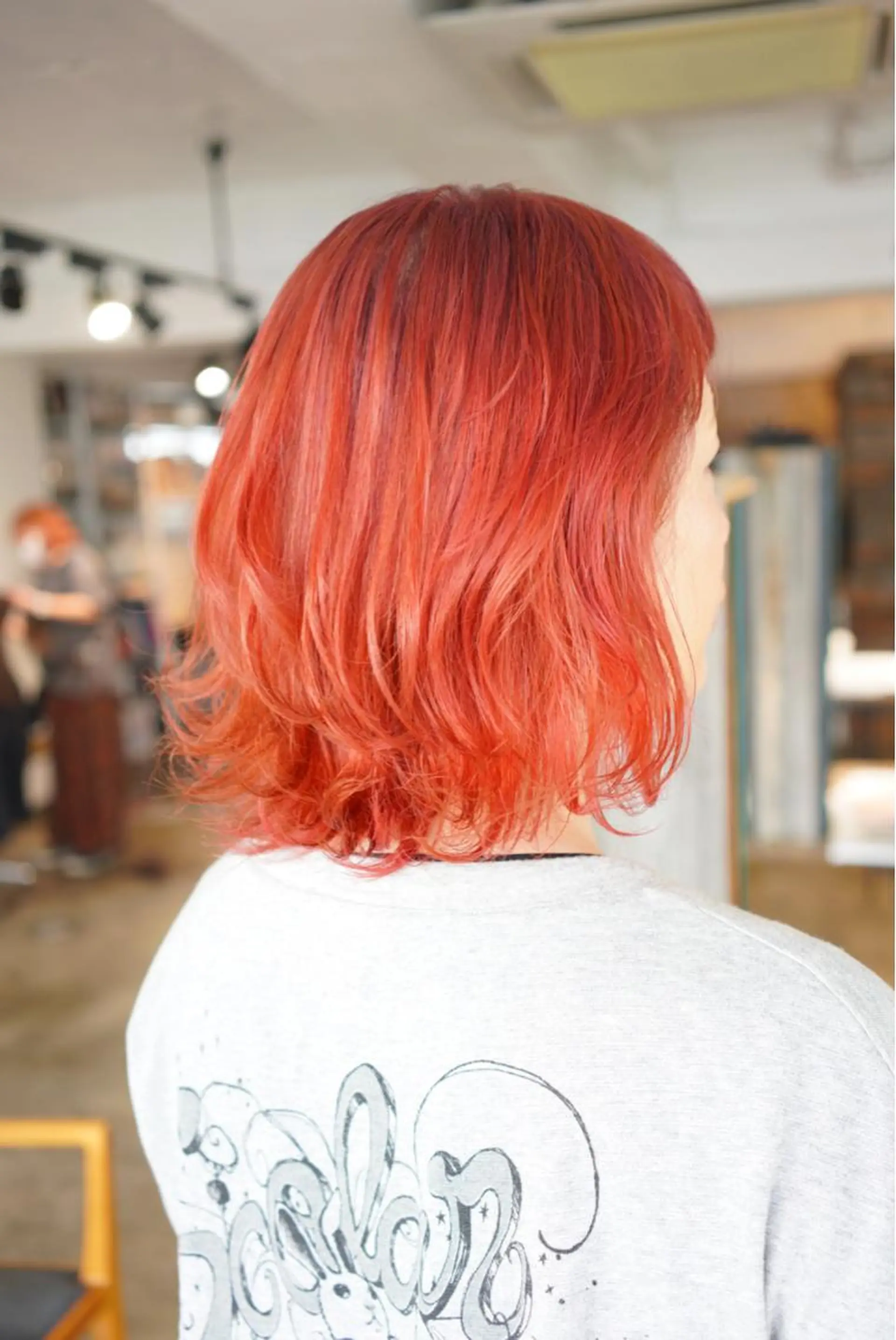 ミディアム カラー オレンジ オレンジレッド レッドカラー ヘアカラー トリートメント ハイトーン/レイヤー /ケアブリーチ石川治のヘアスタイル