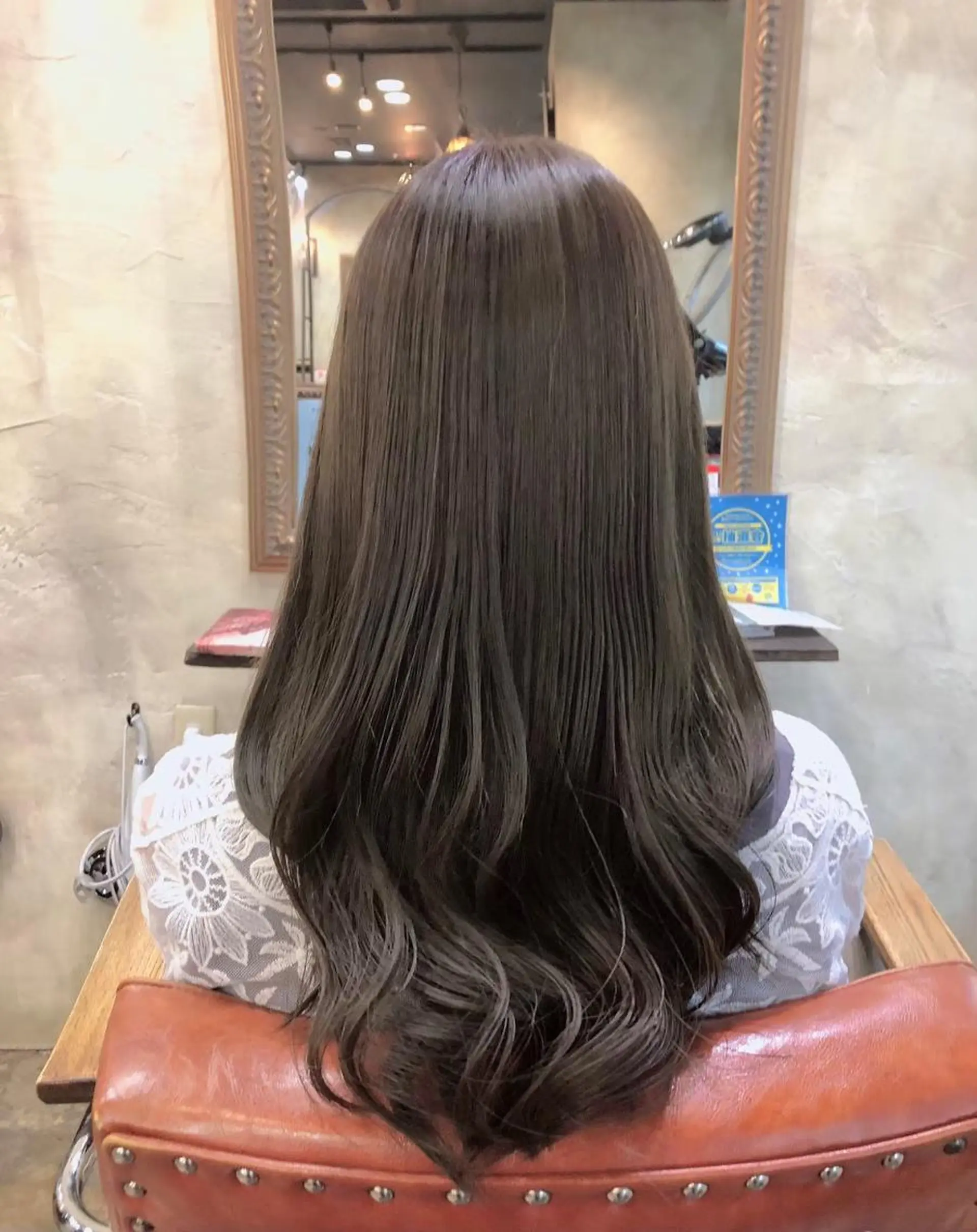ロング カラー パーマ ヘアアレンジ アディクシーカラー アッシュ バレイヤージュ ベージュカラー ブリーチ newi 川崎店のヘアスタイル