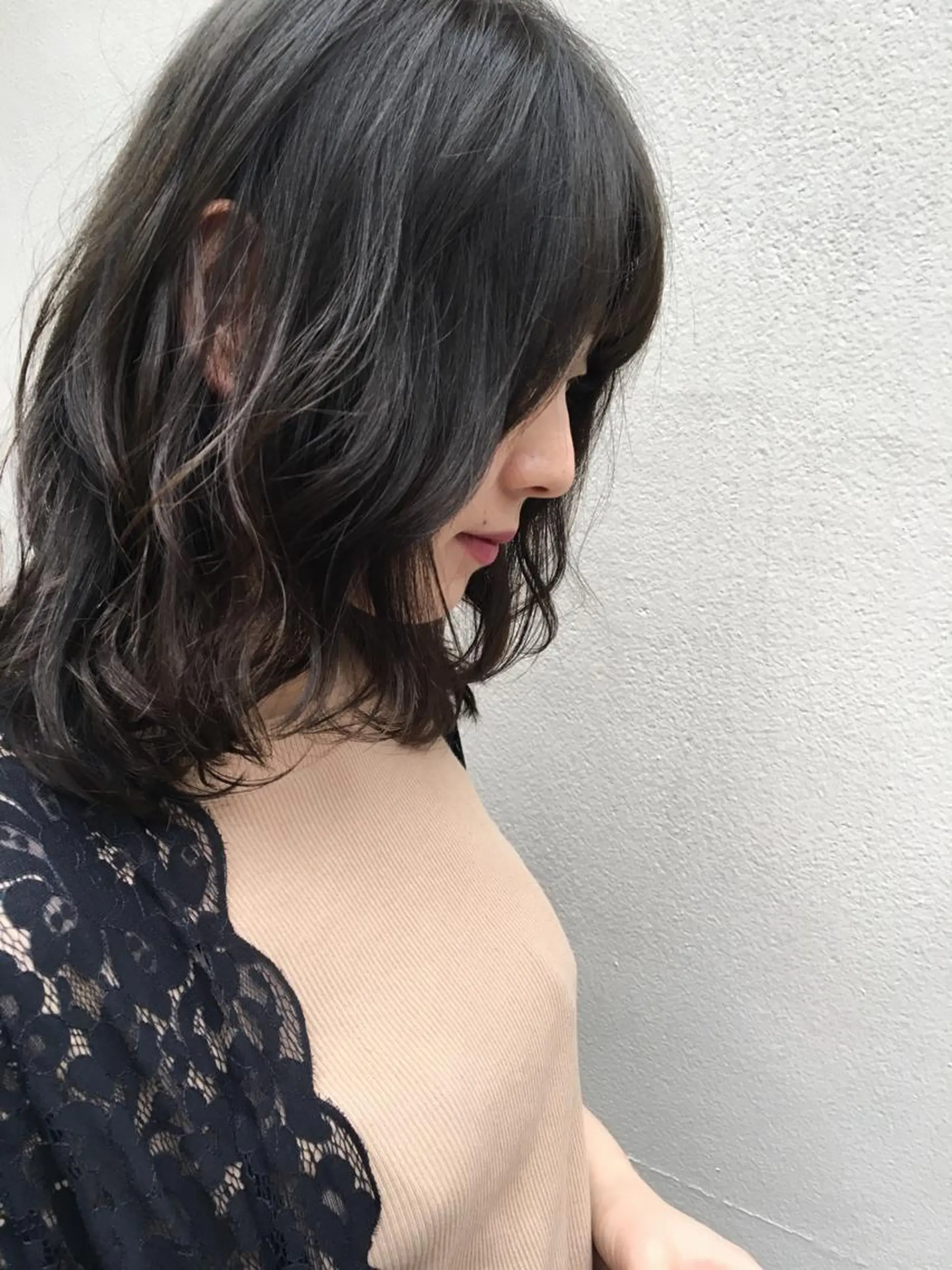 ミディアム カラー THE DAY所属・AKI HASHIMOTOのヘアスタイル