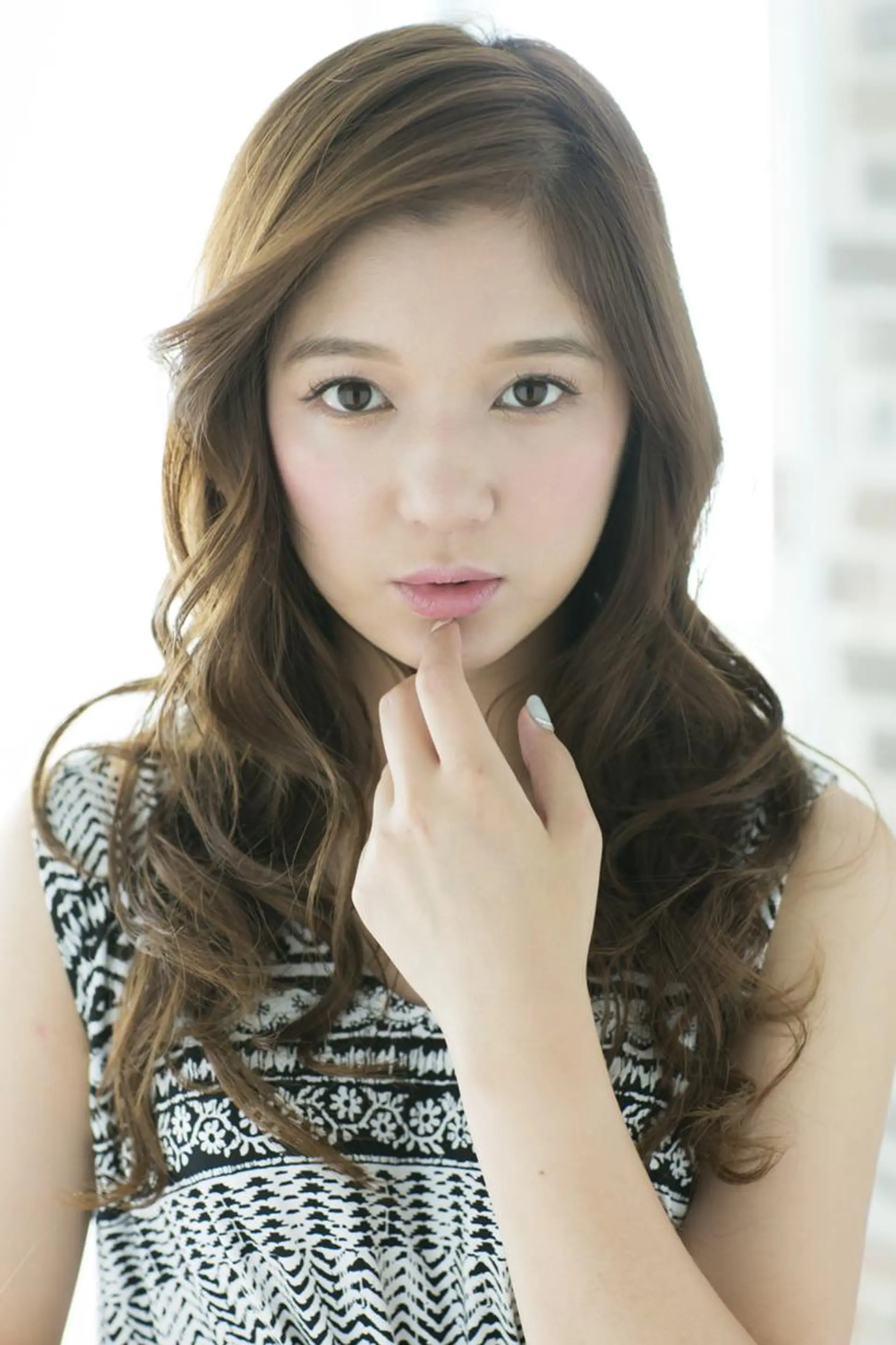 セミロング 外国人風カラー Alushe艶髪・ 髪質改善のヘアスタイル