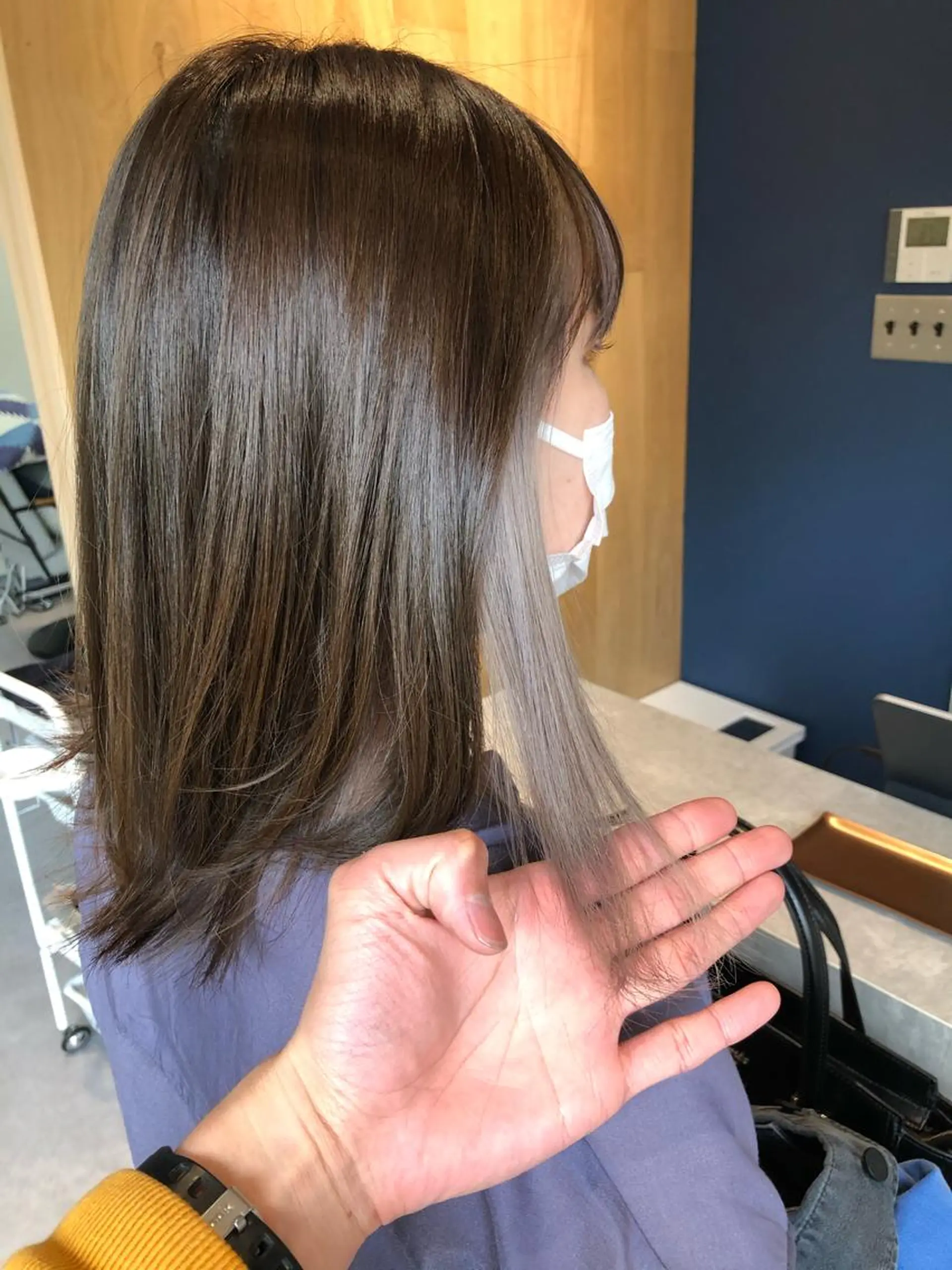 セミロング カラー かわさき ともやのヘアスタイル