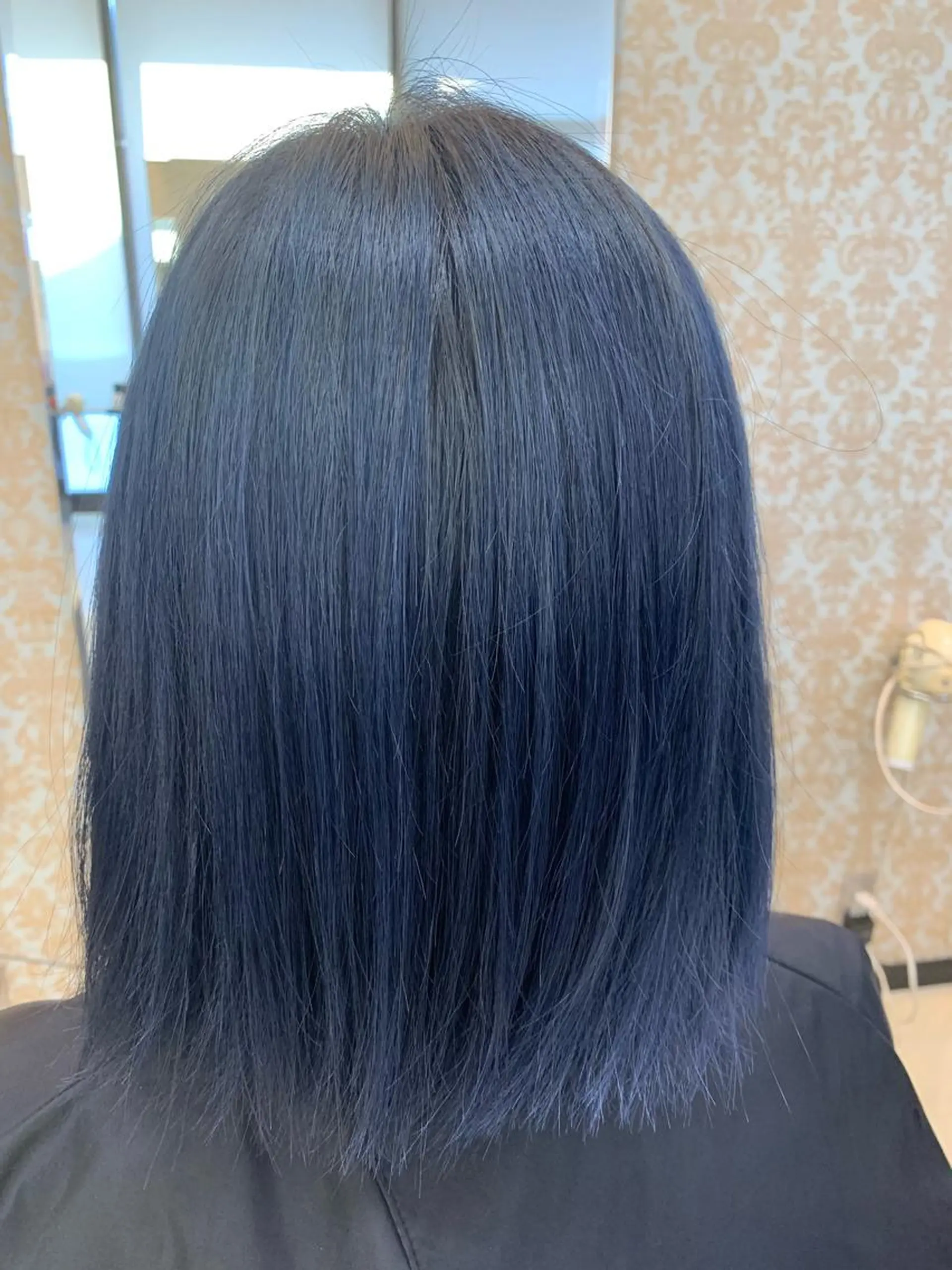 カラー ブルーカラー OPERA 赤塚のヘアスタイル