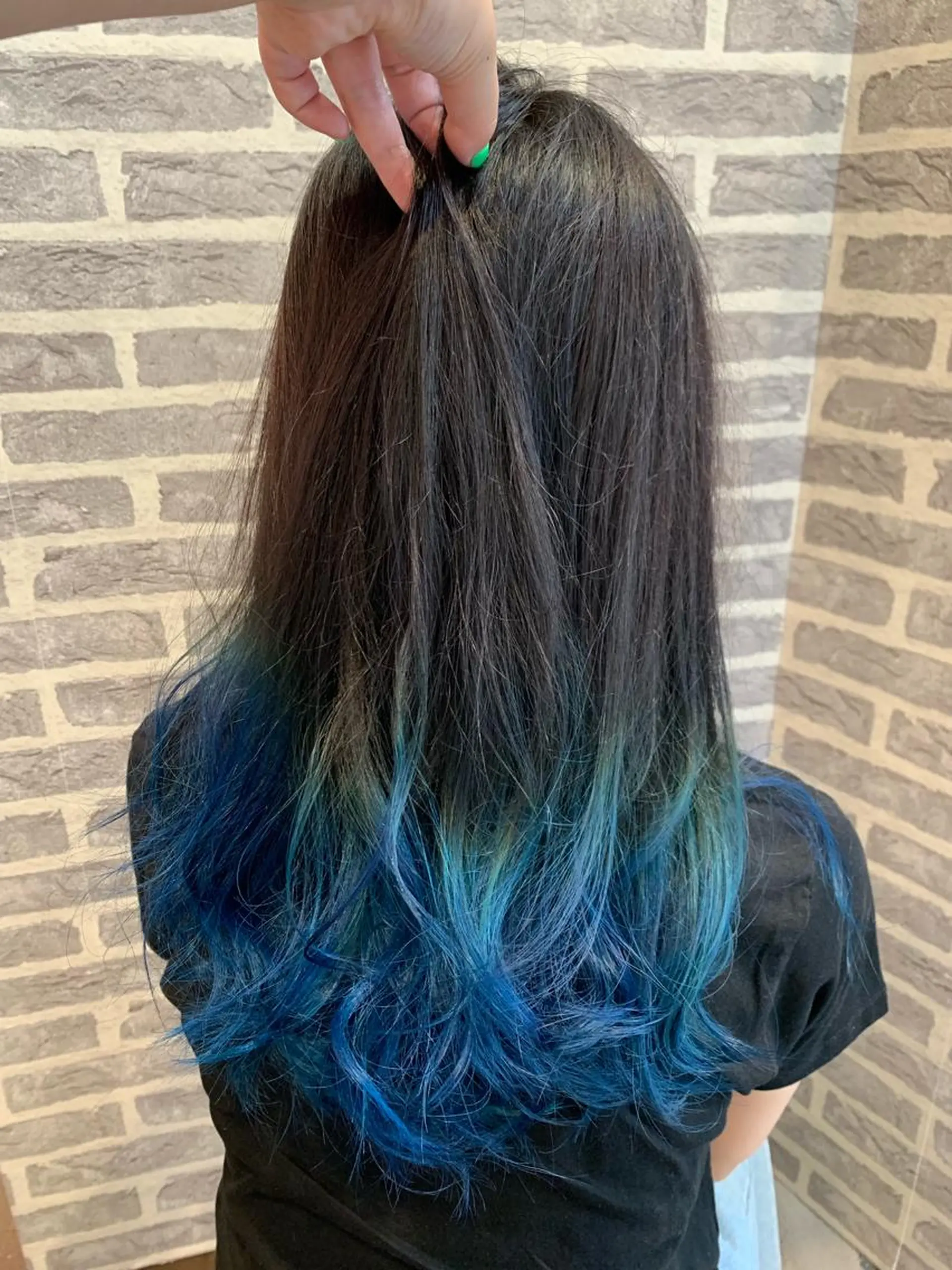 ミディアム カラー ブリーチ ブルーカラー Earth岩槻店 YAGIのヘアスタイル