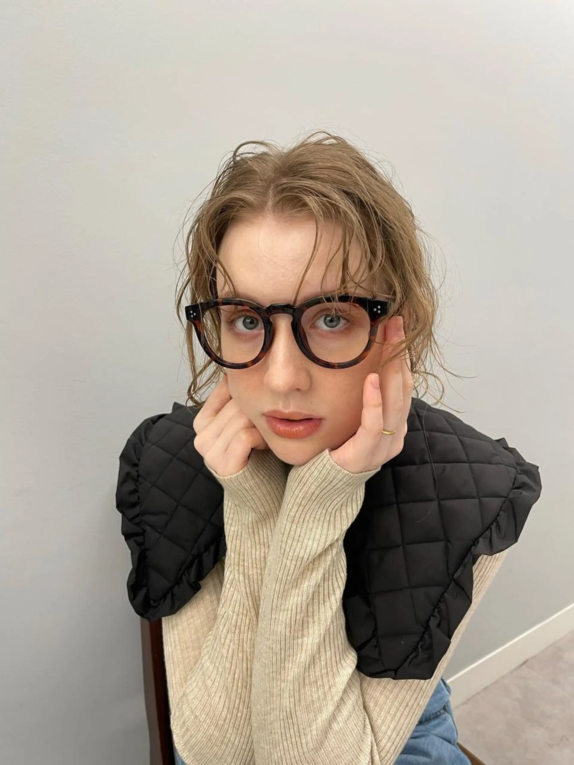 ミディアム 秋元 佳乃のヘアスタイル