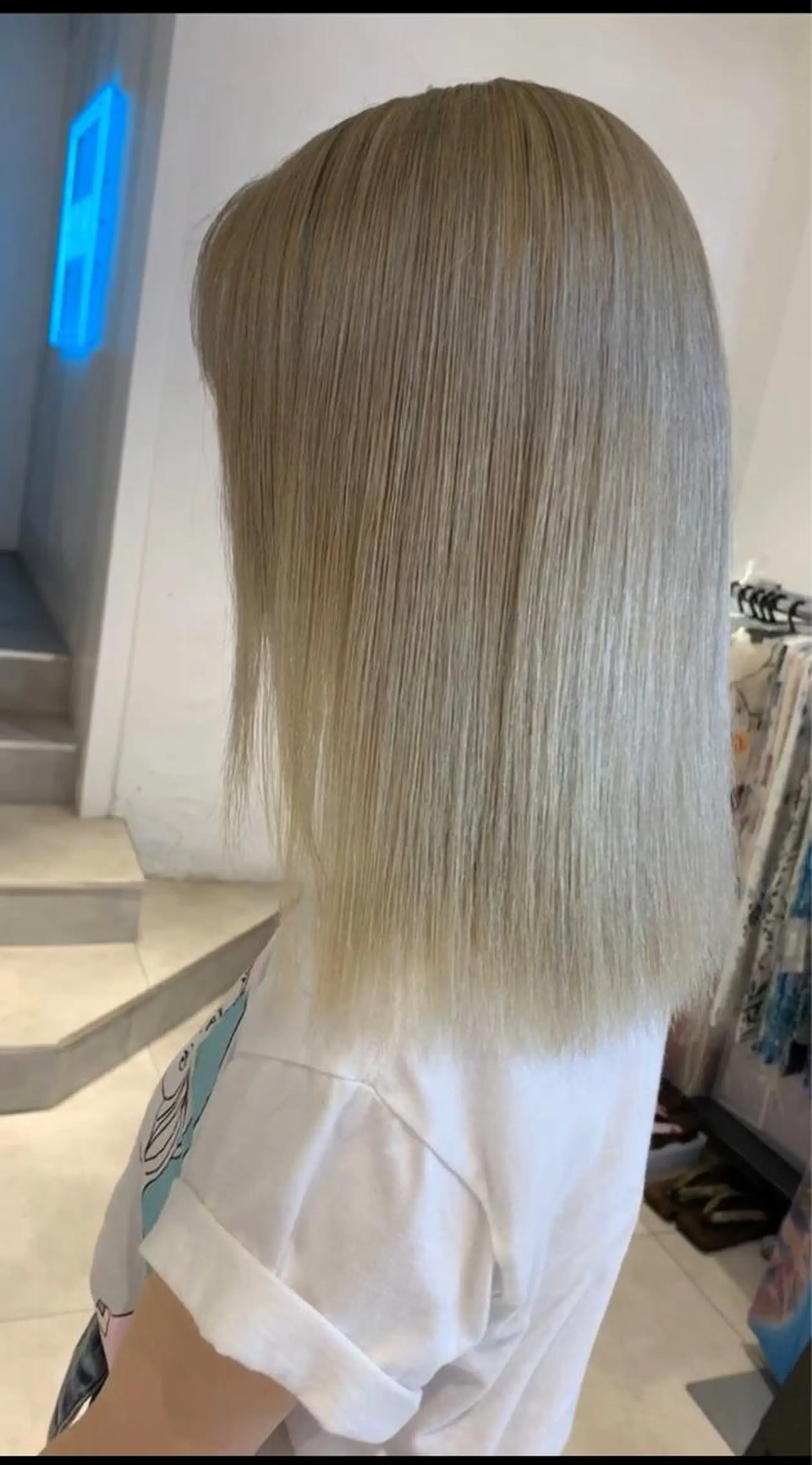 セミロング カラー 酸性ストレート・ メンズ  三原 楊子のヘアスタイル