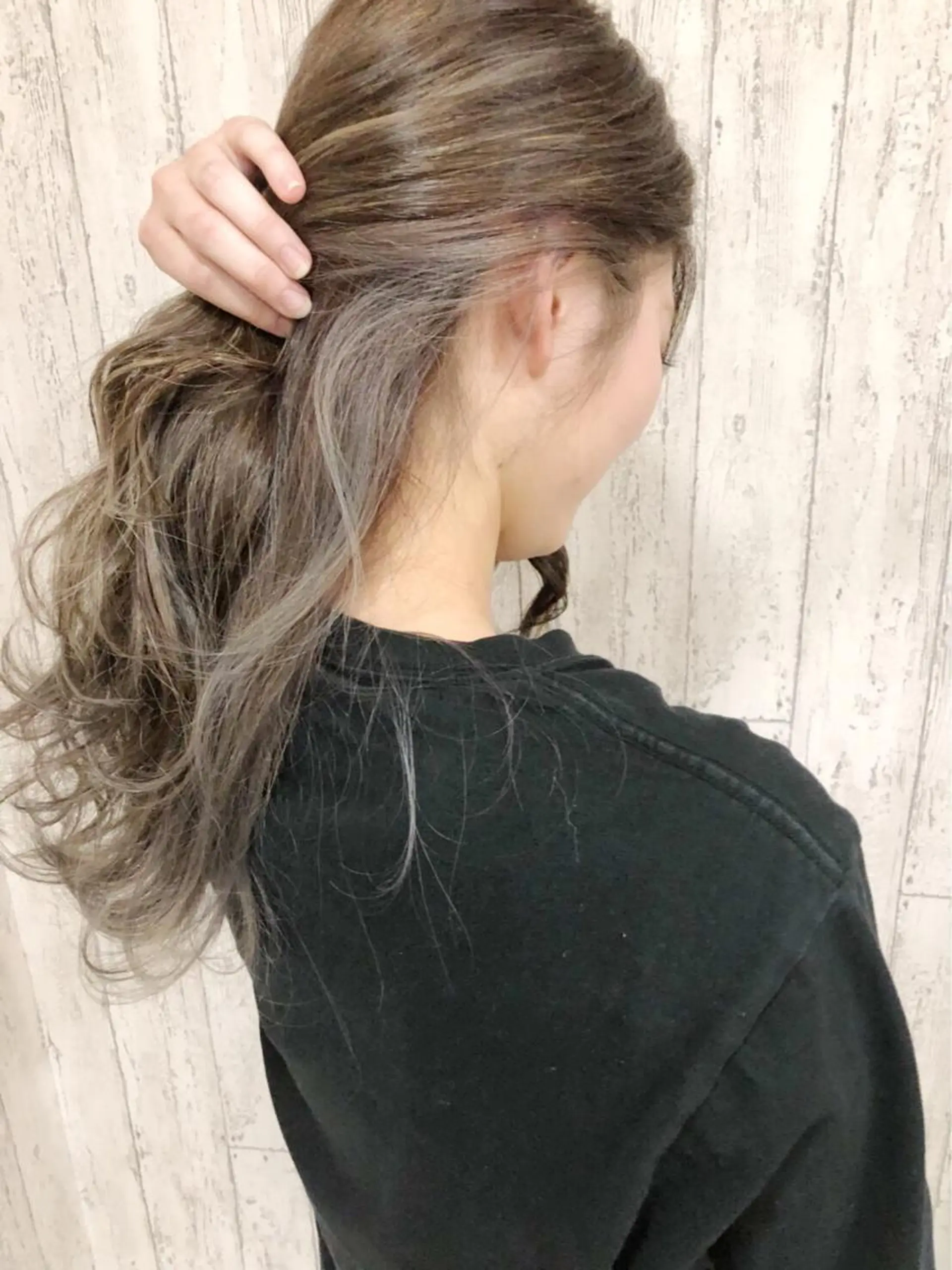 セミロング LANI OOSAKAのヘアスタイル