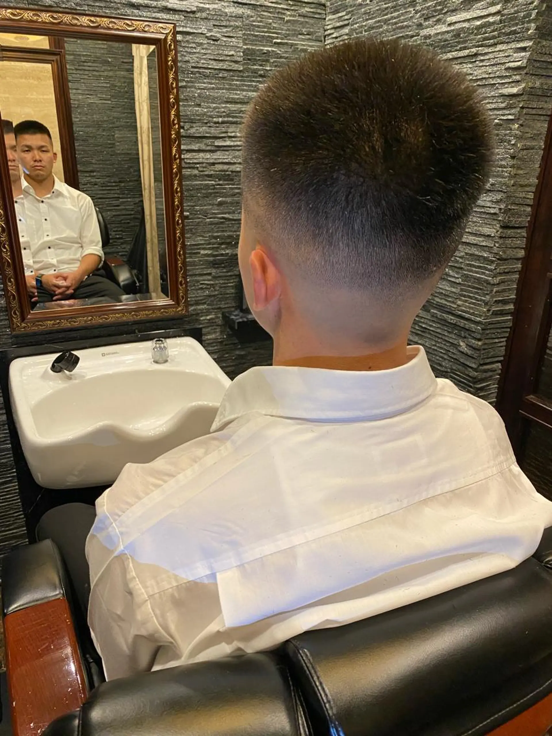 ショート メンズ ヒロ銀座ヘアーサロン BARBER SHOP川崎店所属・岡本 宗士のヘアスタイル