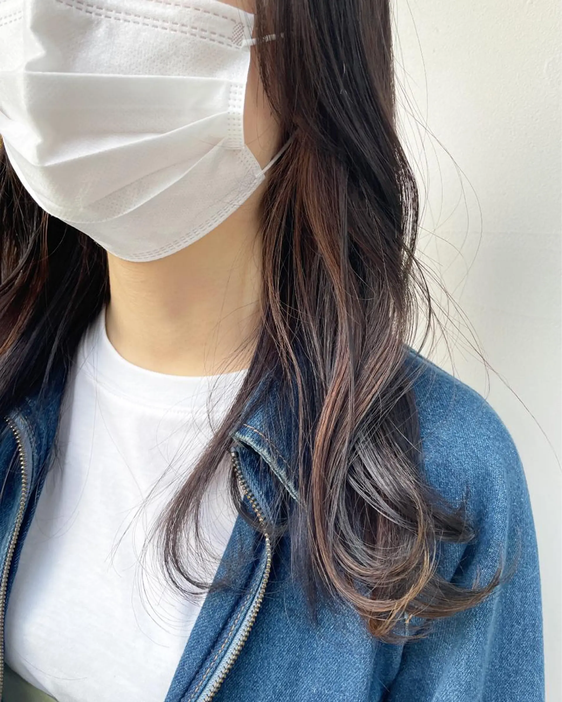 ロング カラー ブリーチ インナーカラー ヘアカラー 女性に人気♪ はやしほのかのヘアスタイル