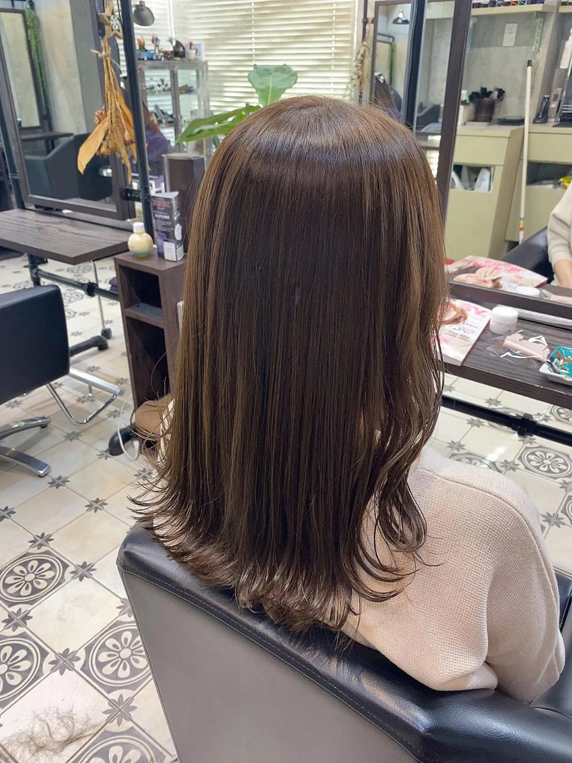 セミロング カラー アッシュ ベージュカラー 学生 トリートメント 韓国ヘア☁️ mitsukiのヘアスタイル