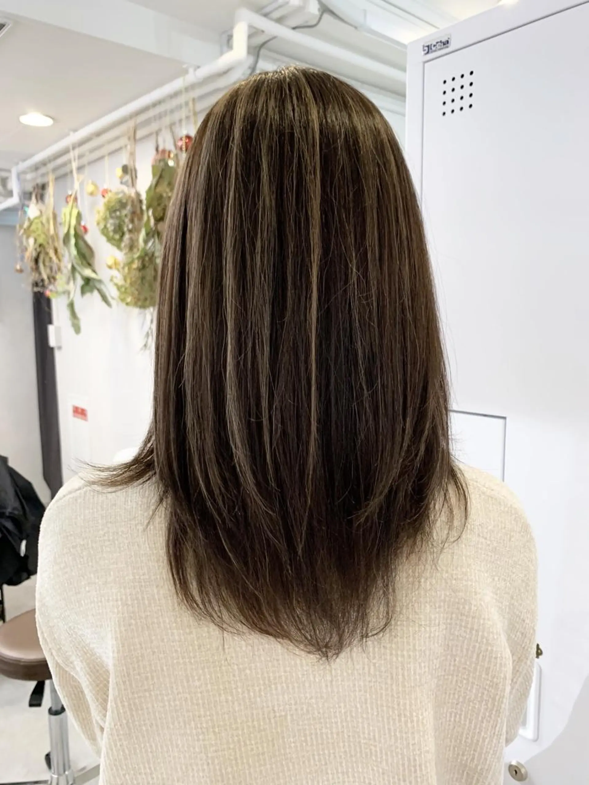 ミディアム ミディアムレイヤー ハイライト レイヤーカット レイヤー×縮毛矯正 深見 拓のヘアスタイル