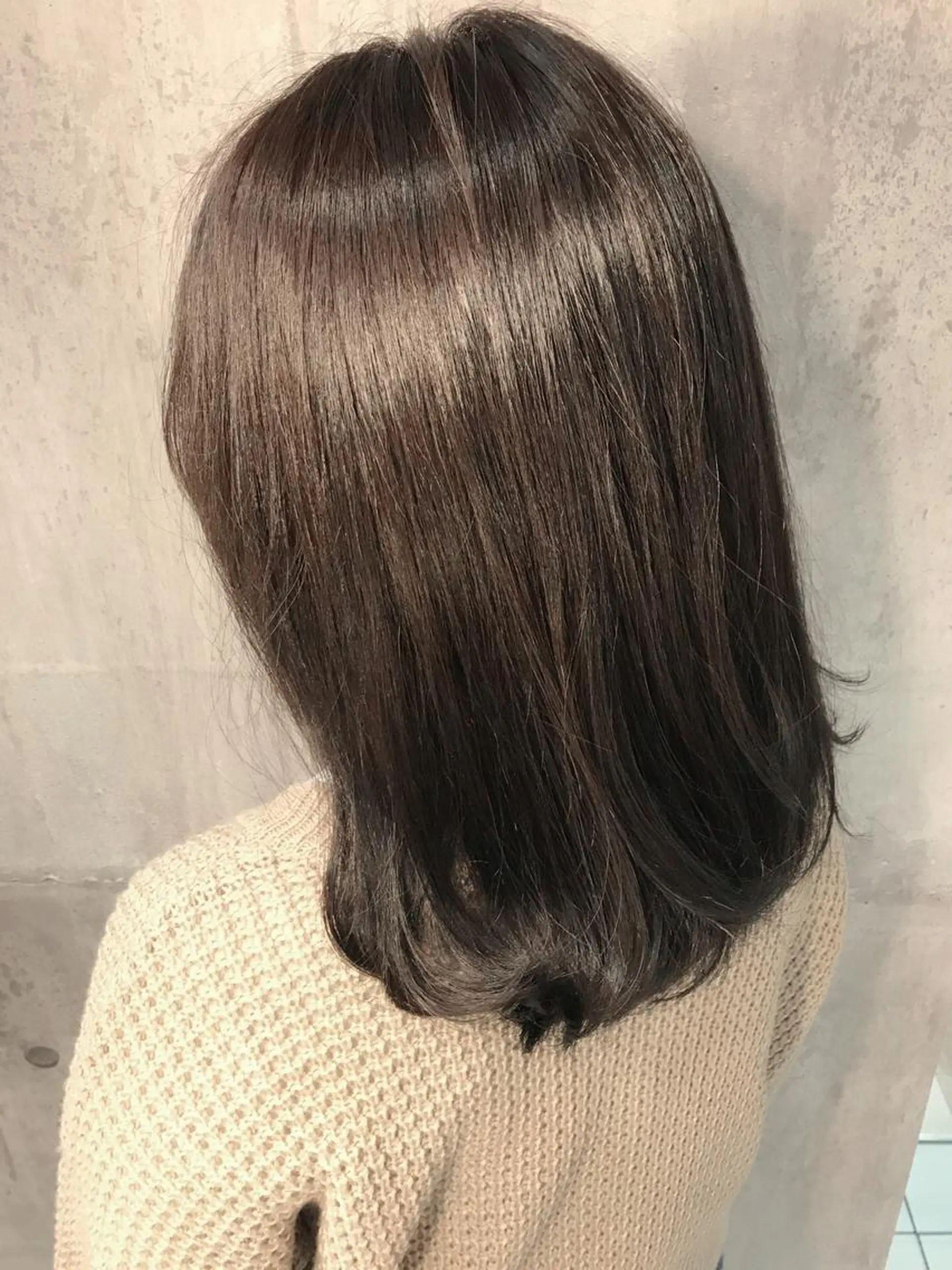 ミディアム カラー グレージュ ラベンダーカラー ラベンダーグレージュ ラベンダーグレー カット ヘアカラー トリートメント 髪質改善カラー ケアブリーチ/タムのヘアスタイル