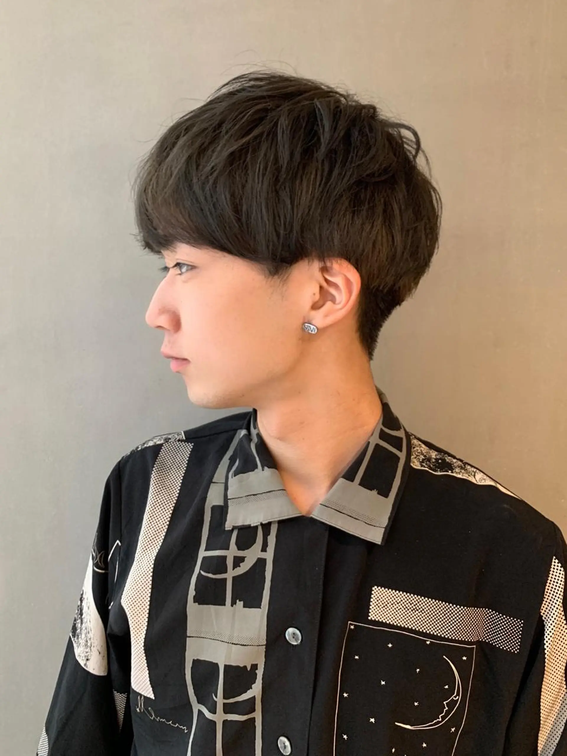 ショート カラー メンズ マッシュ グレージュ SALOWIN梅田茶屋町店所属・ウルフレイヤーカット /チヒロのヘアスタイル