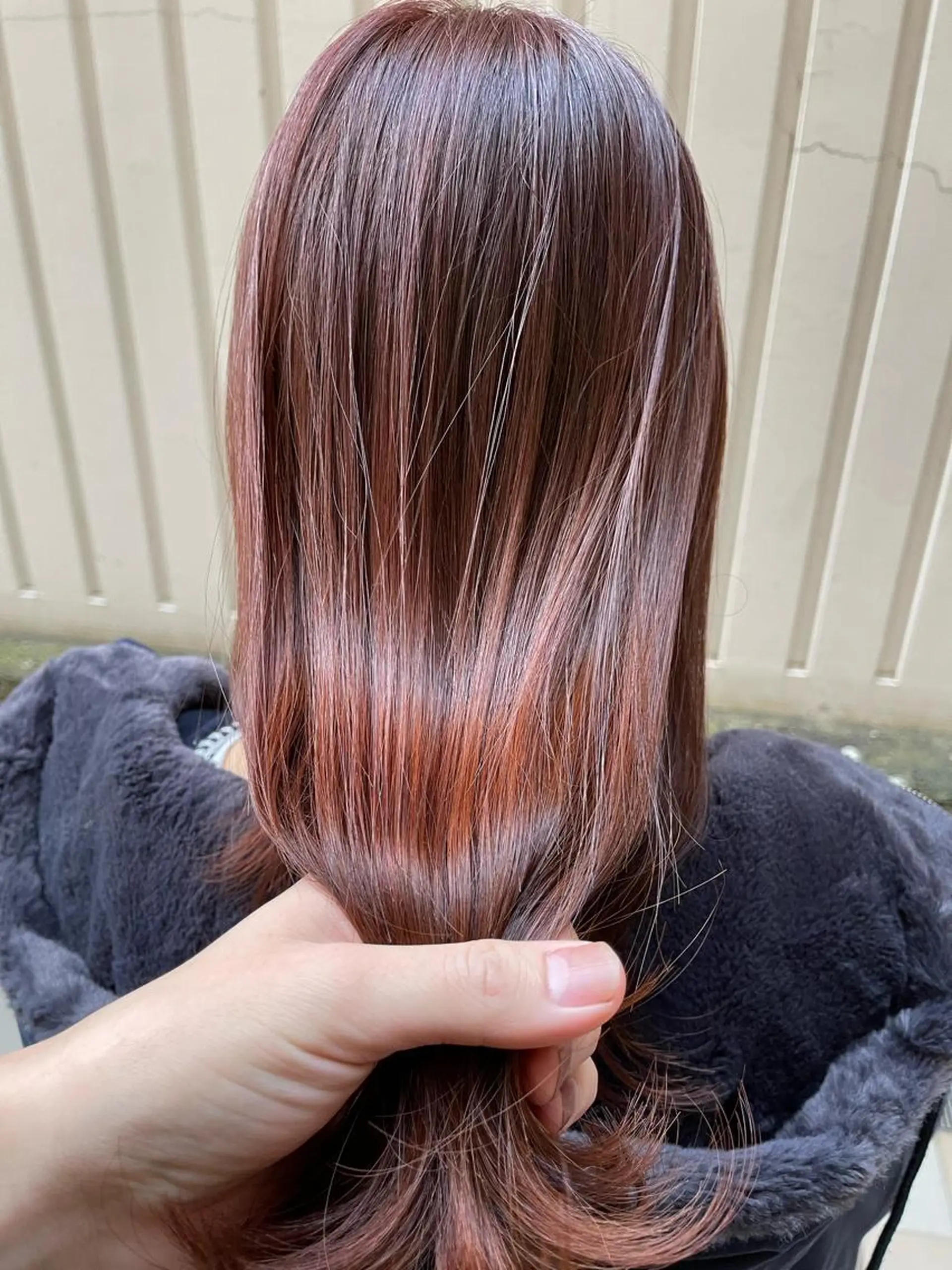 セミロング カット ヘアカラー antica YOSHIのヘアスタイル