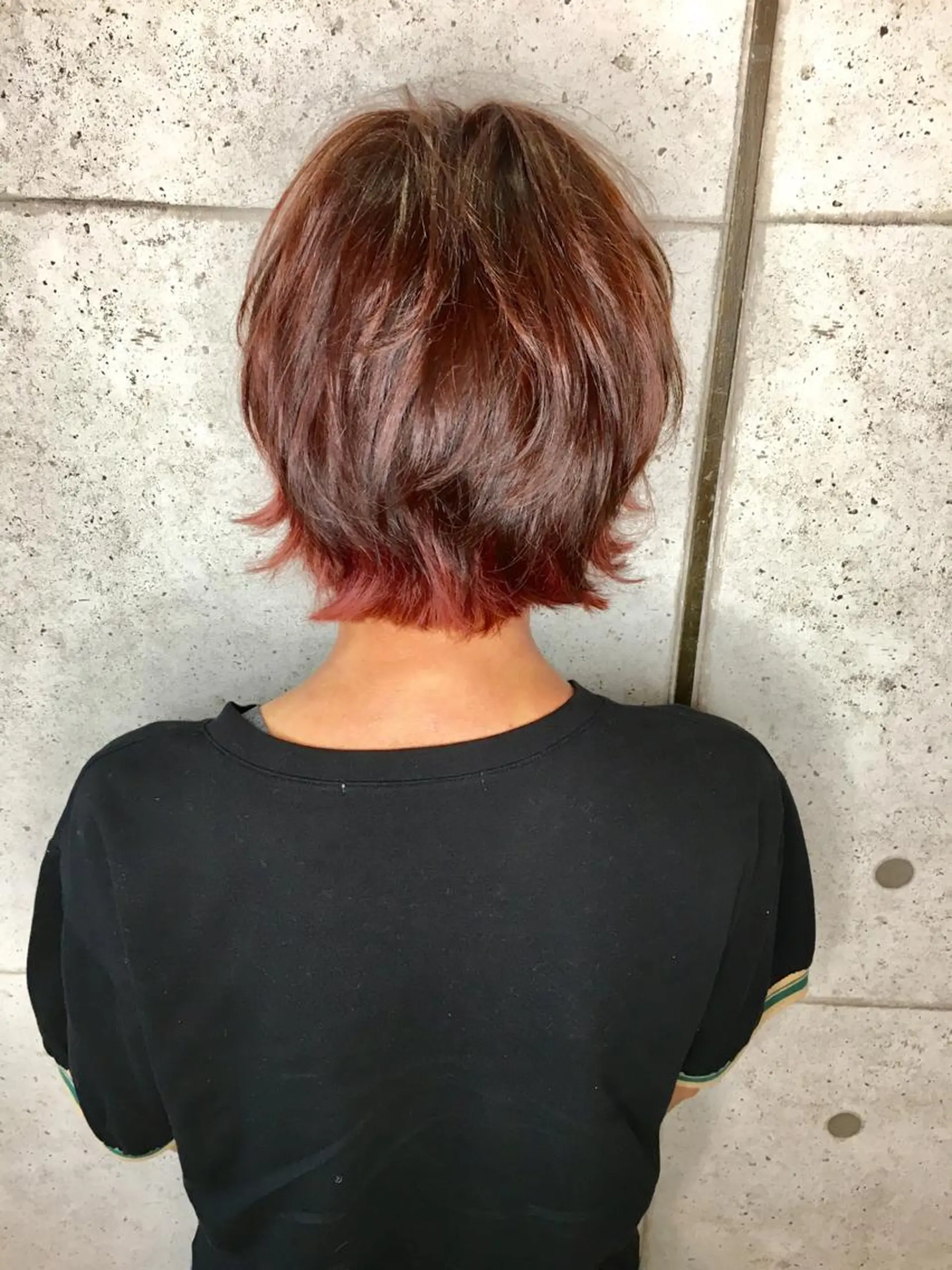 ショート 足立 磨咲のヘアスタイル