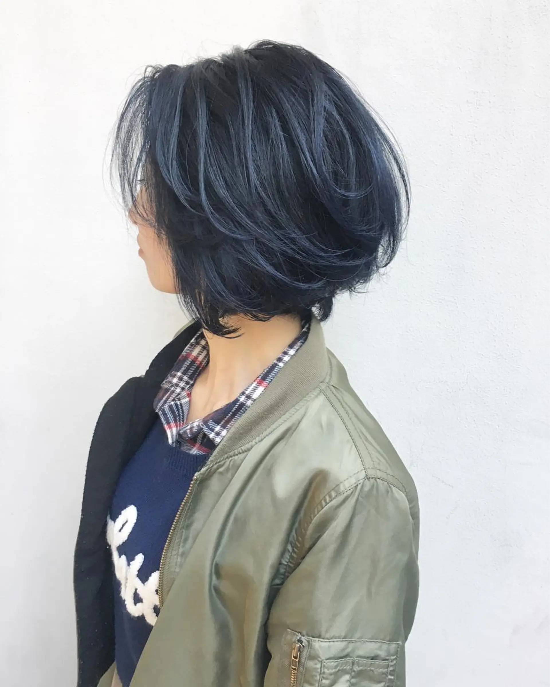 ショート カラー ネイビーカラー レイヤーカット BLend 渋谷のヘアスタイル