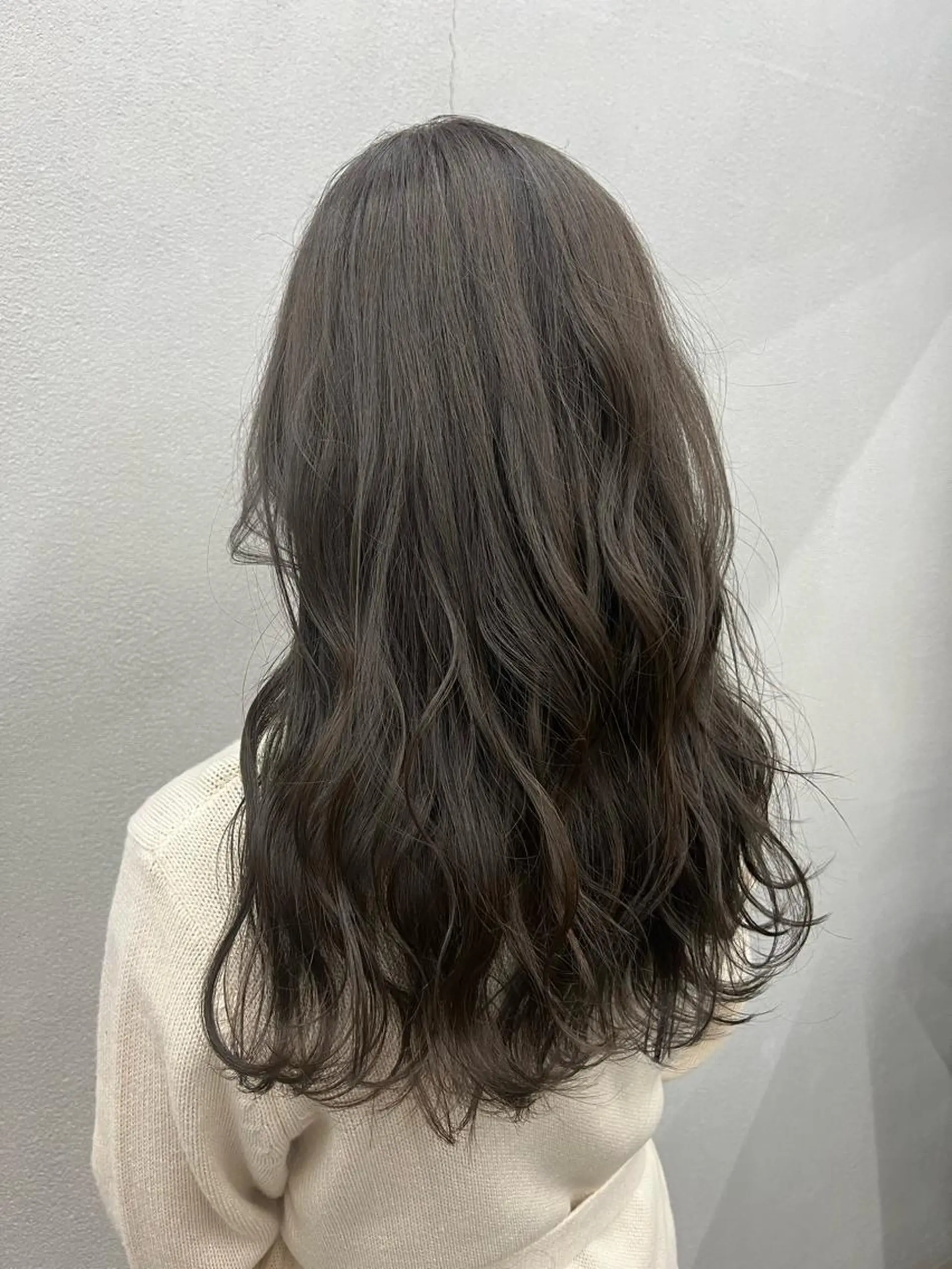 ロング カラー ヘアカラー トリートメント 亀田 泰生のヘアスタイル