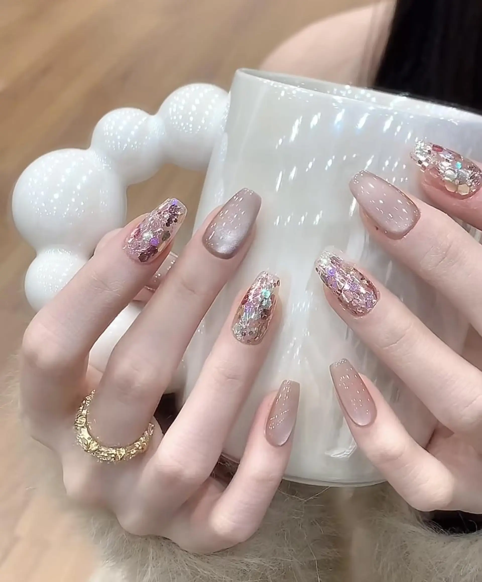 ネイル ホログラムネイル マグネットネイル ハンドネイル Magique パリ 専門店🎀のネイルデザイン