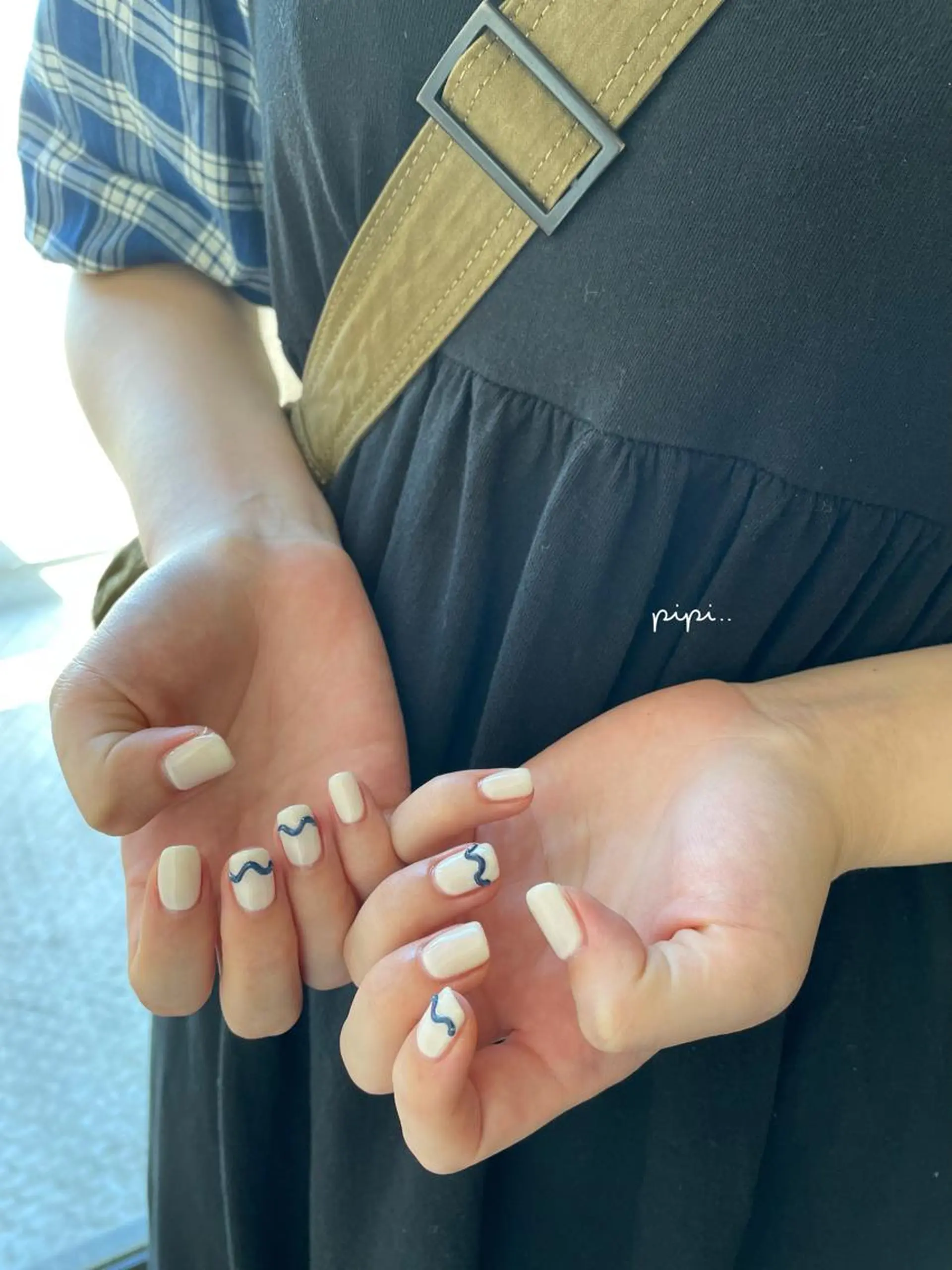 ショート ネイル ネイビー ニュアンスネイル pipi..所属・pipi ..のネイルデザイン