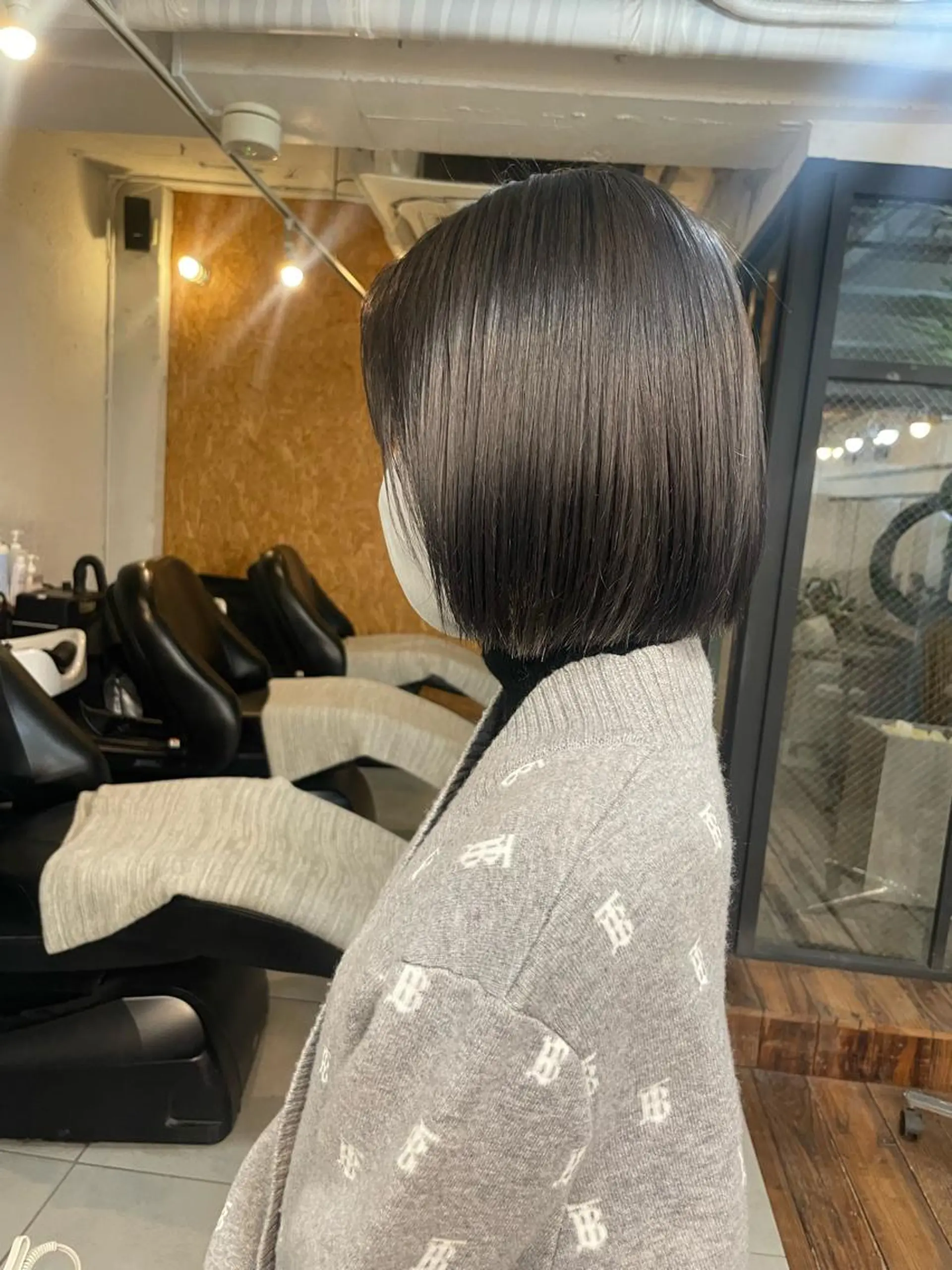 ミディアム カラー レイヤー　べージュ 白石研太のヘアスタイル