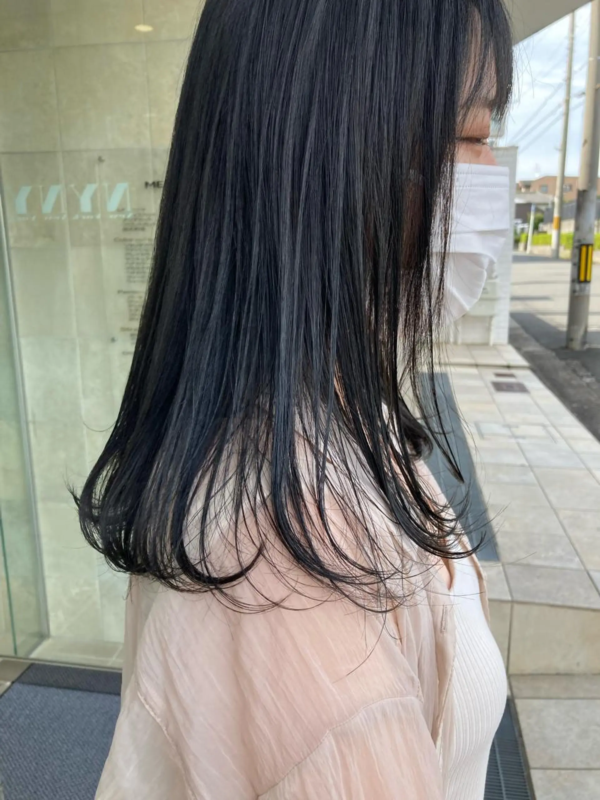 セミロング カラー 黒髪 ブルーカラー ブルーブラック 透明感カラー 田中 あかねのヘアスタイル
