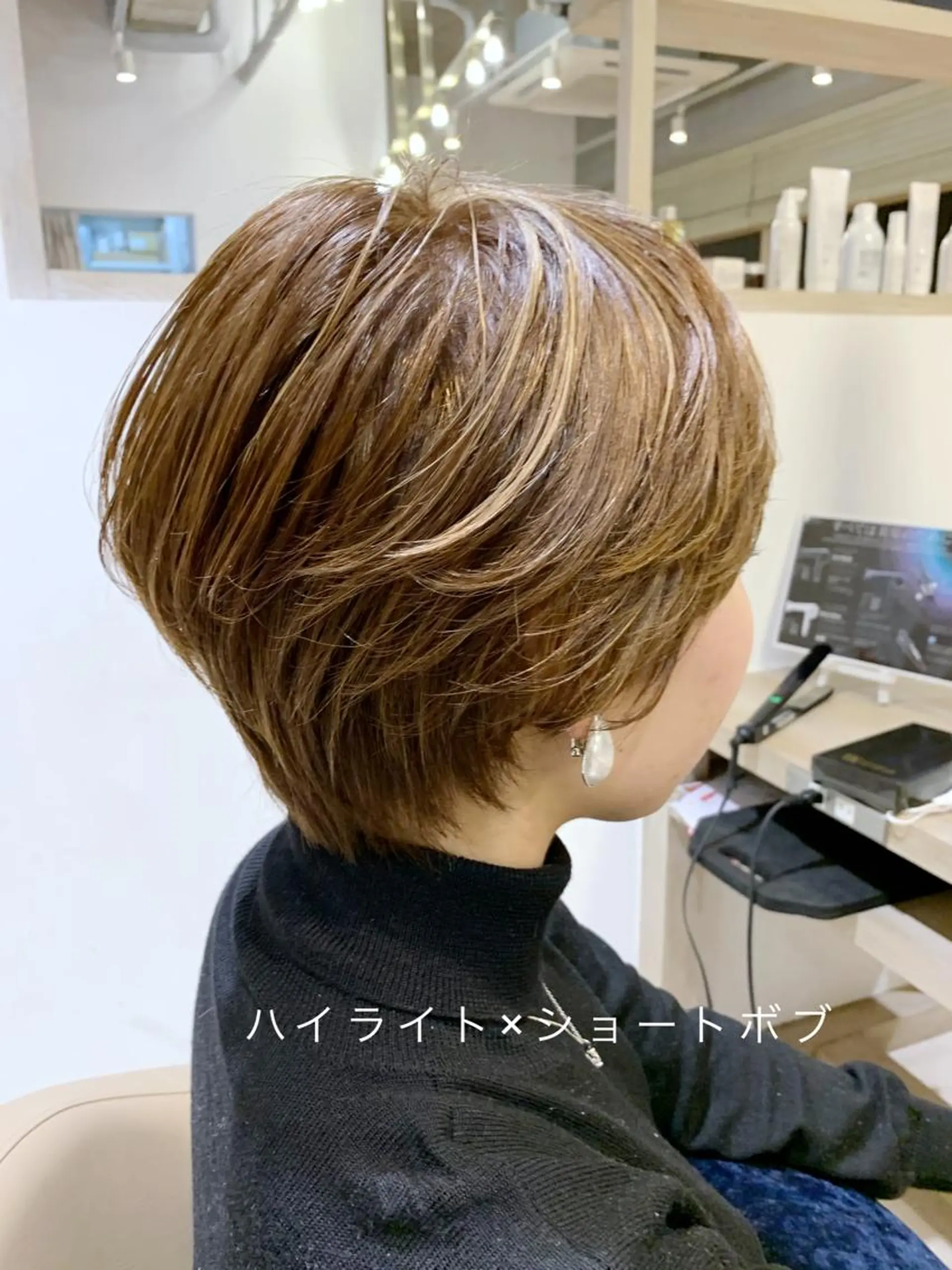 ショート ショートボブ ボブ ハイライト ショートヘア ヘアカラー トリートメント 当日予約◎/艶カラー /縮毛矯正/雨森大晃のヘアスタイル