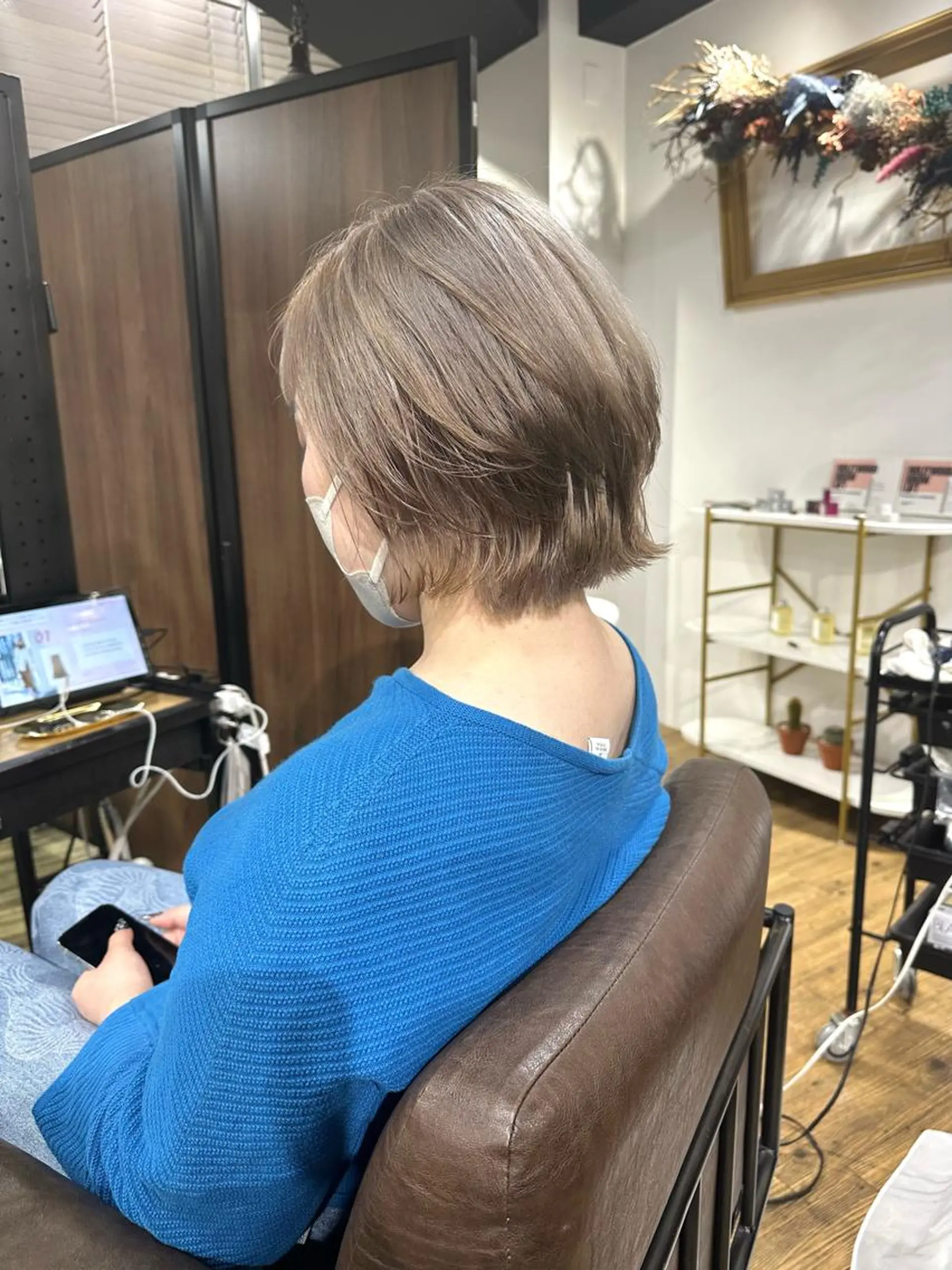 ミディアム カラー ベージュカラー グレージュ ラベンダーカラー ラベンダーグレージュ ラベンダーグレー カット ヘアカラー トリートメント ARCANAブリーチ レイヤーカット/原宿のヘアスタイル