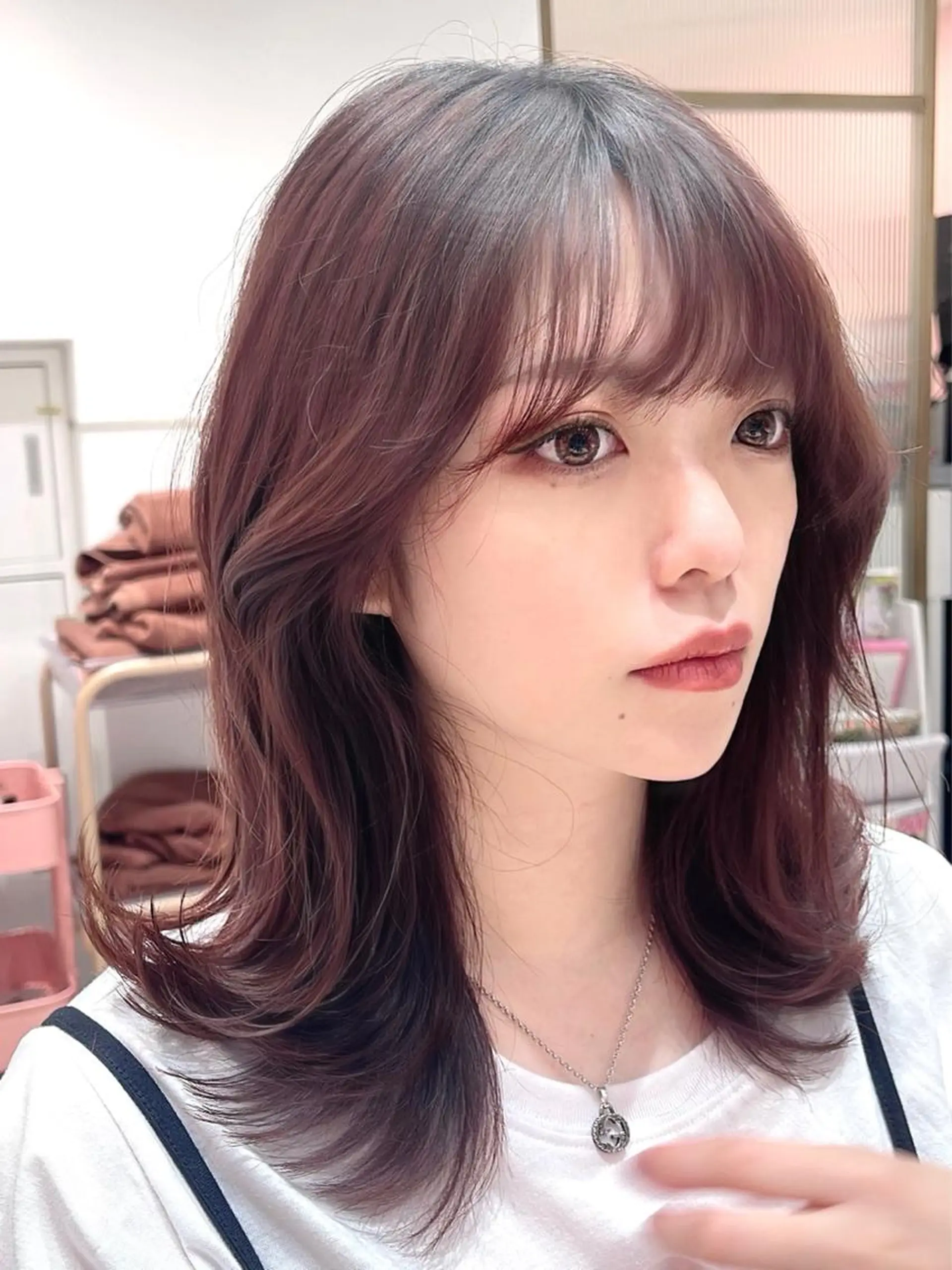 セミロング カラー アディクシーカラー ベージュカラー 透明感カラー イヤリングカラー グレージュ 顔周り特化/韓国ヘア /レイヤー/吉野幸大のヘアスタイル