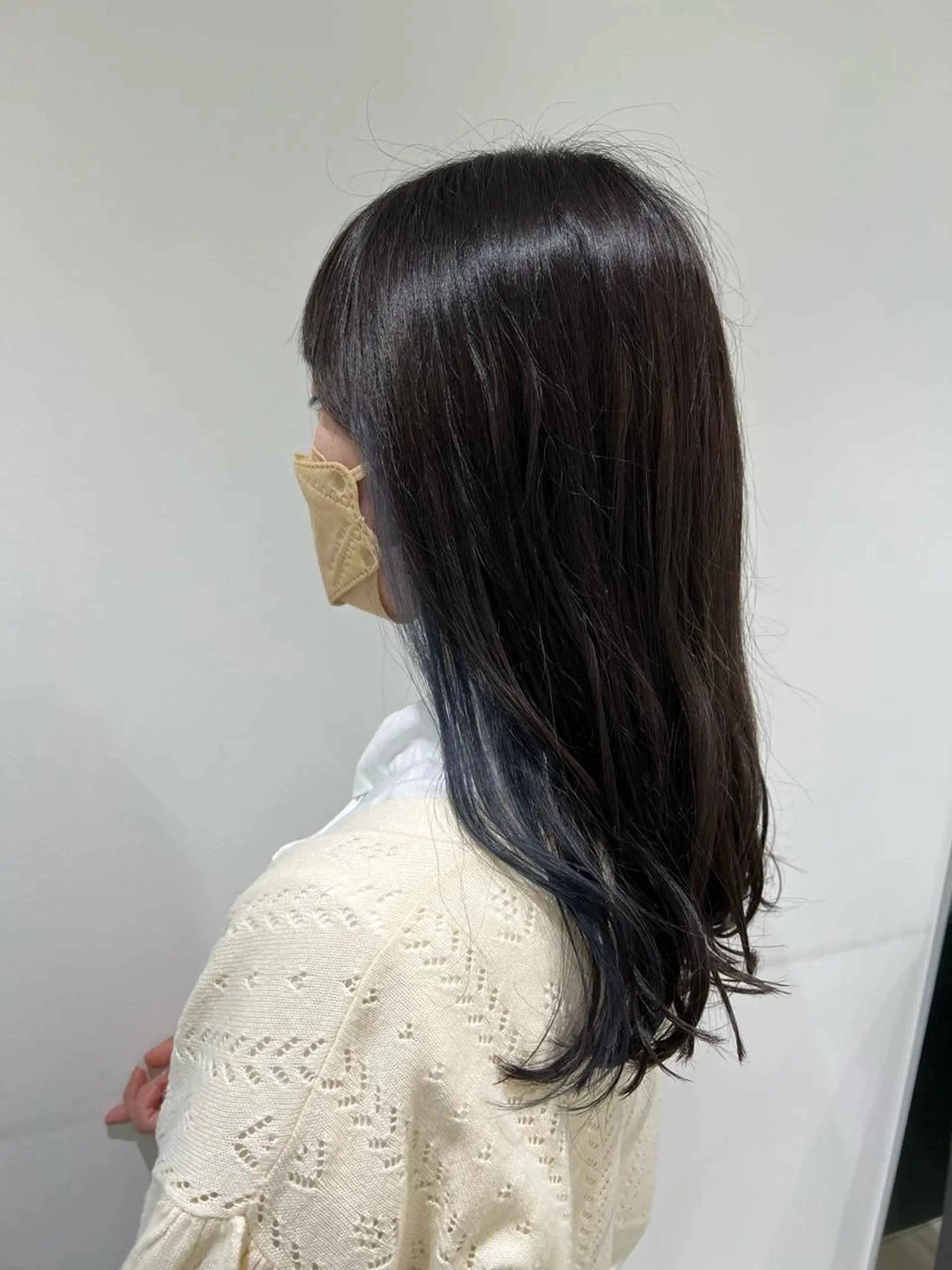 セミロング カラー ブリーチ ブルーカラー 透明感カラー イヤリングカラー グレージュ ヘアカラー トリートメント 【暖色カラー特化】 中山由梨のヘアスタイル