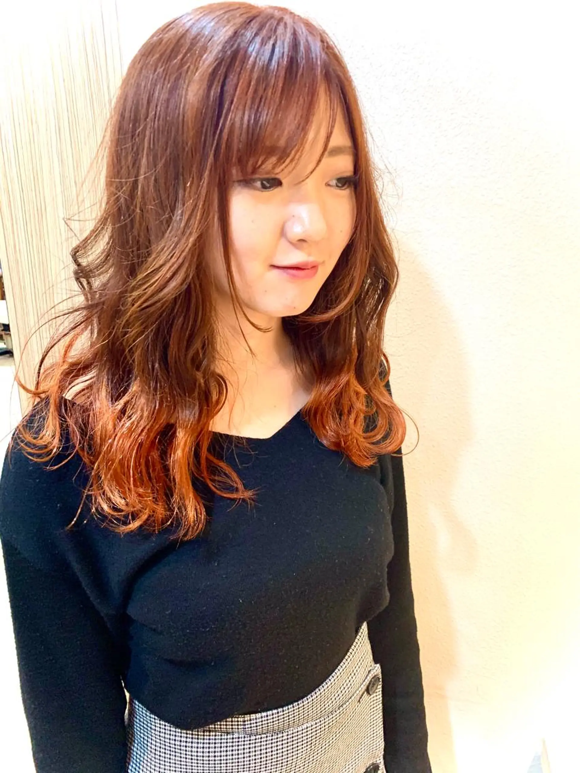 ロング カラー ブリーチ グラデーションカラー オレンジ カット ヘアカラー トリートメント ヘッドスパ nishimura makotoのヘアスタイル