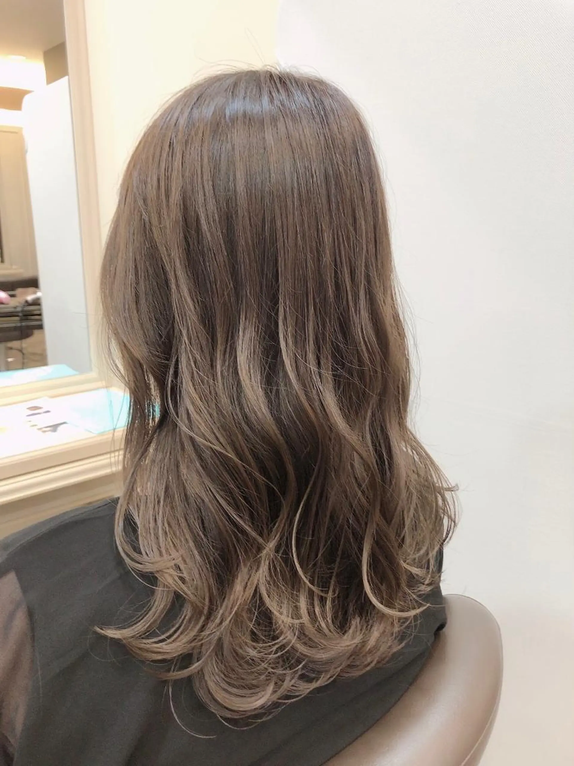 セミロング カラー グレージュ ヘアカラー 尚平 40代からの 髪質改善専門のその他イメージ