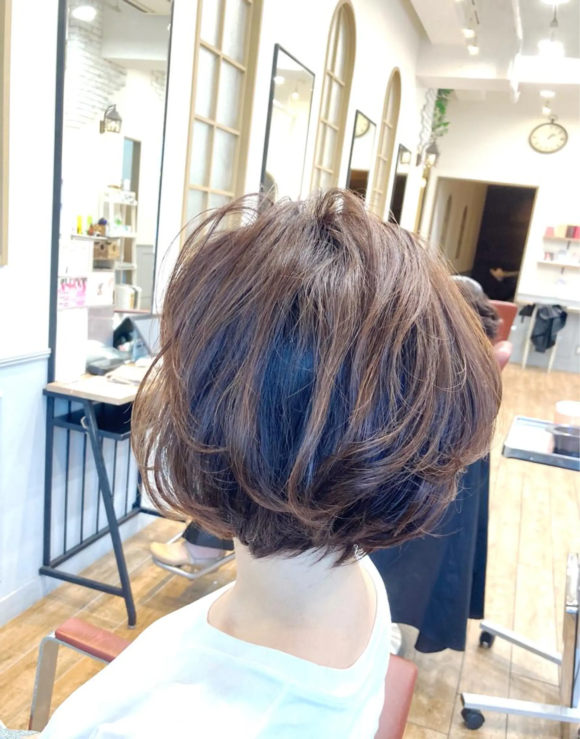 ショート カラー 菅原 綾のヘアスタイル