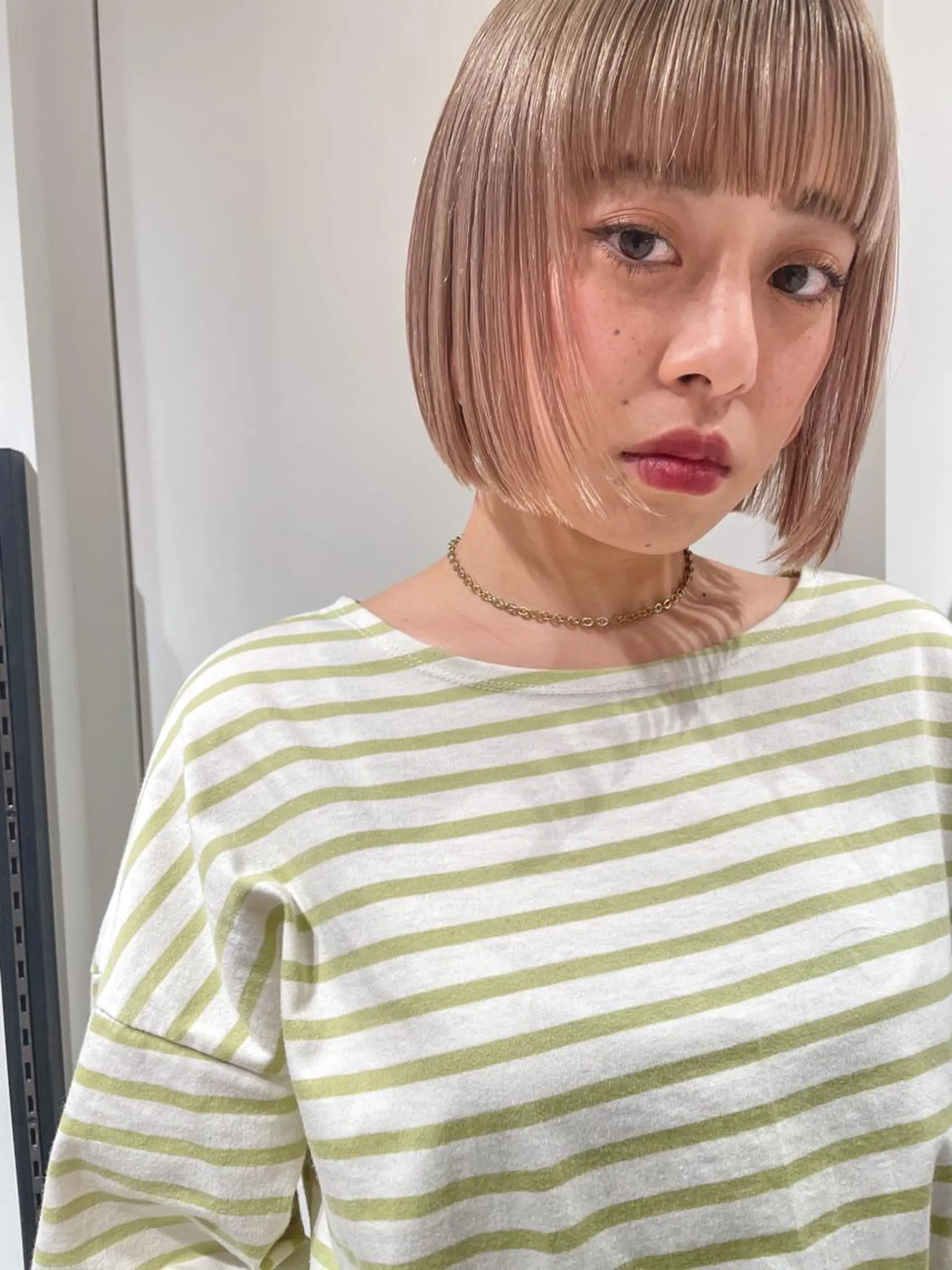 ショート カラー ブリーチ ヘアカラー トリートメント センスをお届けします 大谷将生INFPのヘアスタイル