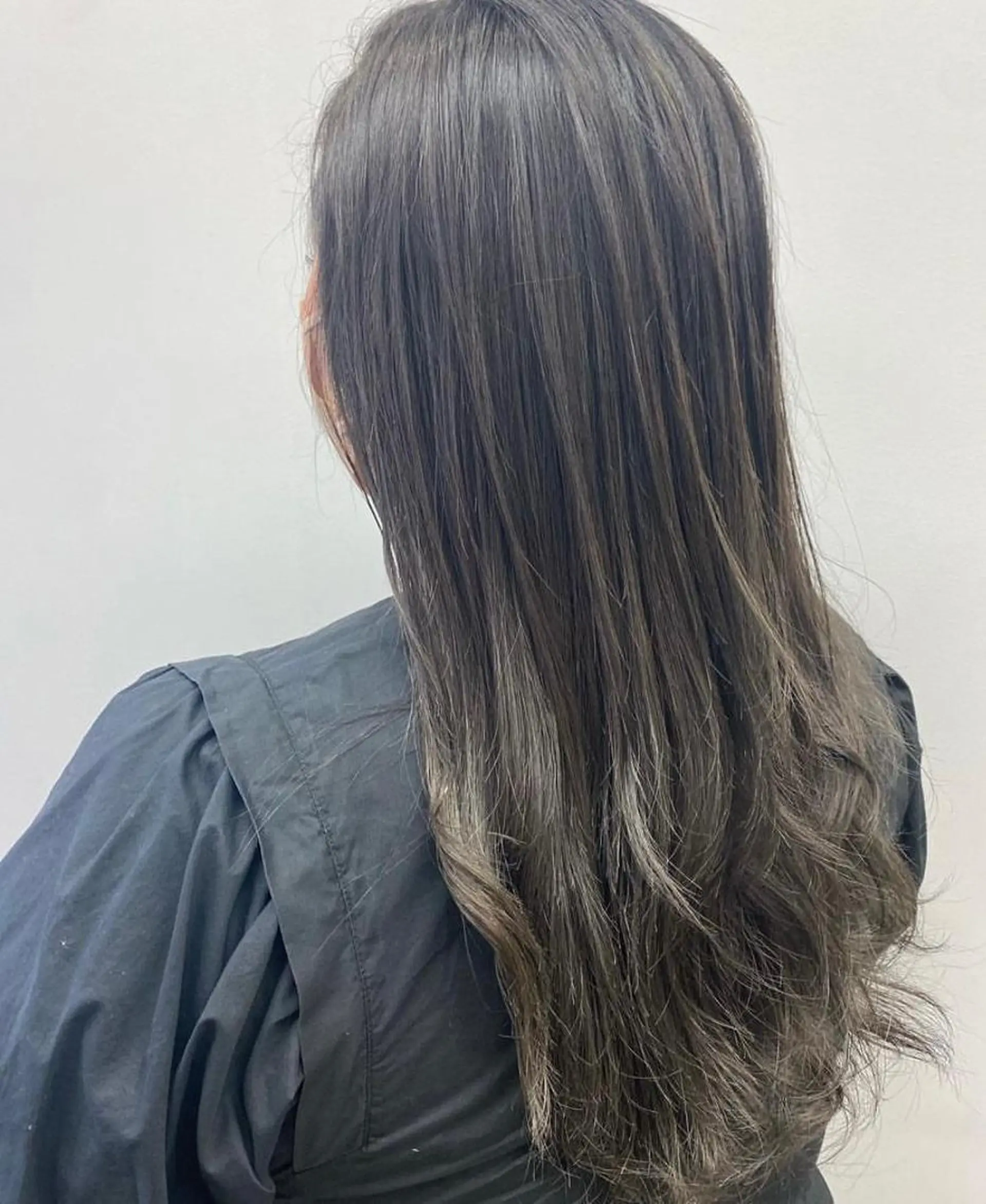 ロング カラー グラデーションカラー Crescere所属・小島 凜のヘアスタイル