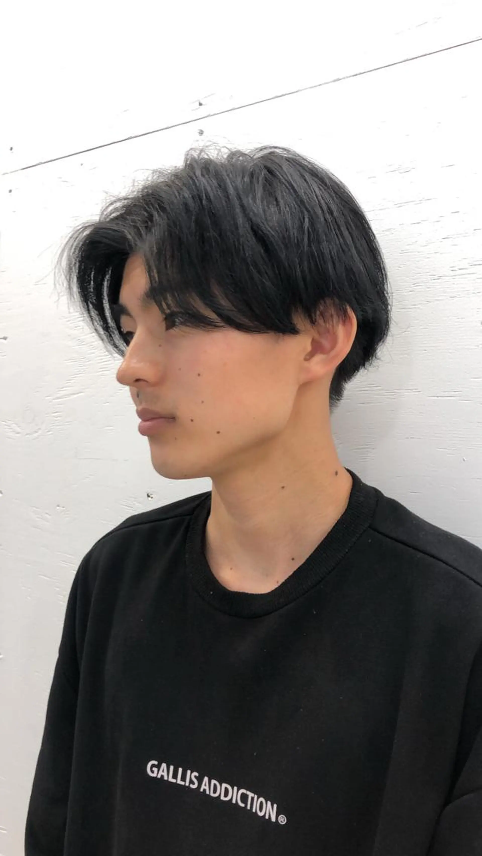 カラー メンズ HOLLY 髙橋ユウキのヘアスタイル