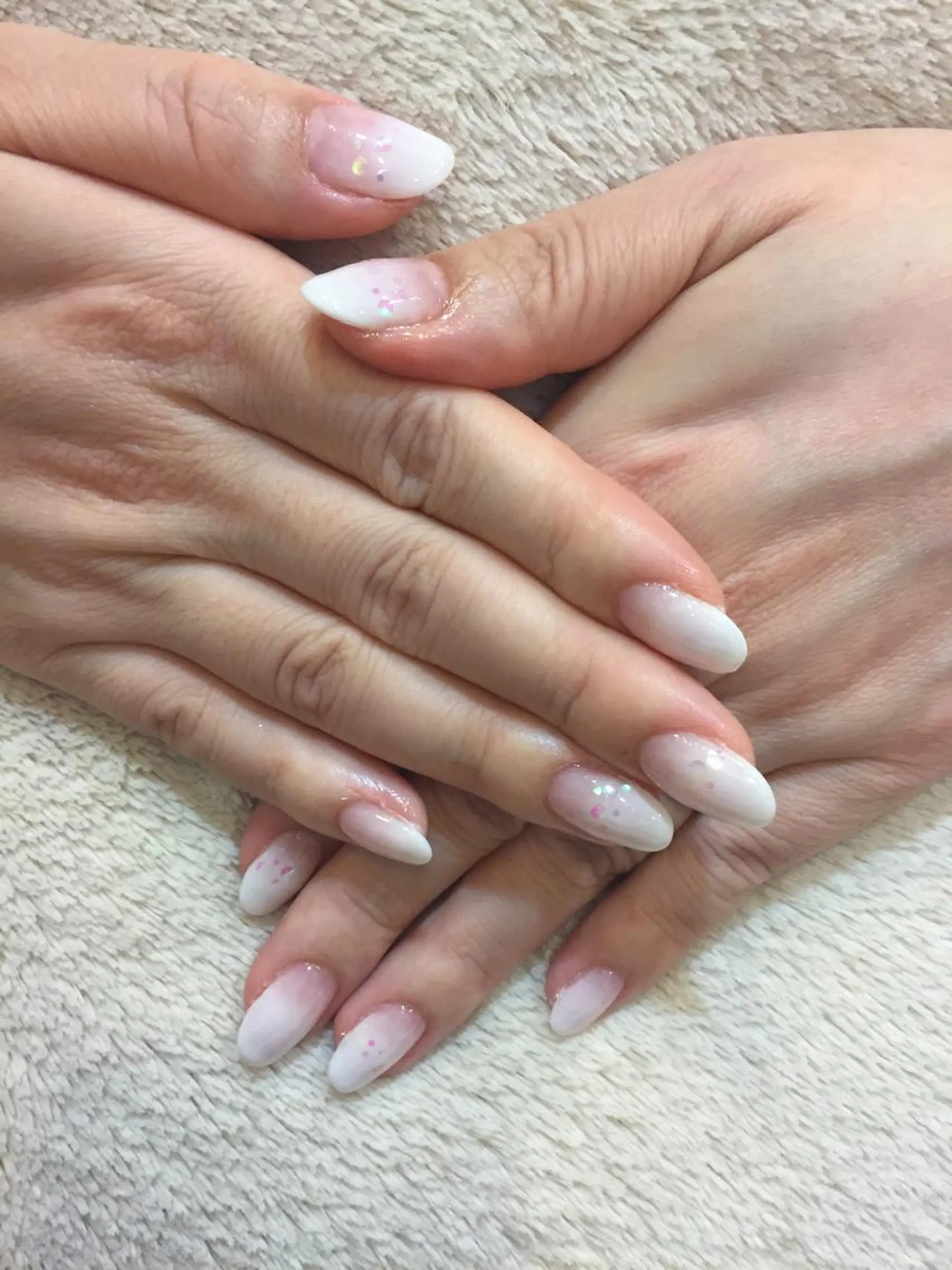 ネイル グラデーション ブライダルネイル ハンドネイル ハンドケア LAZO所属・あおやぎ ゆきこのネイルデザイン