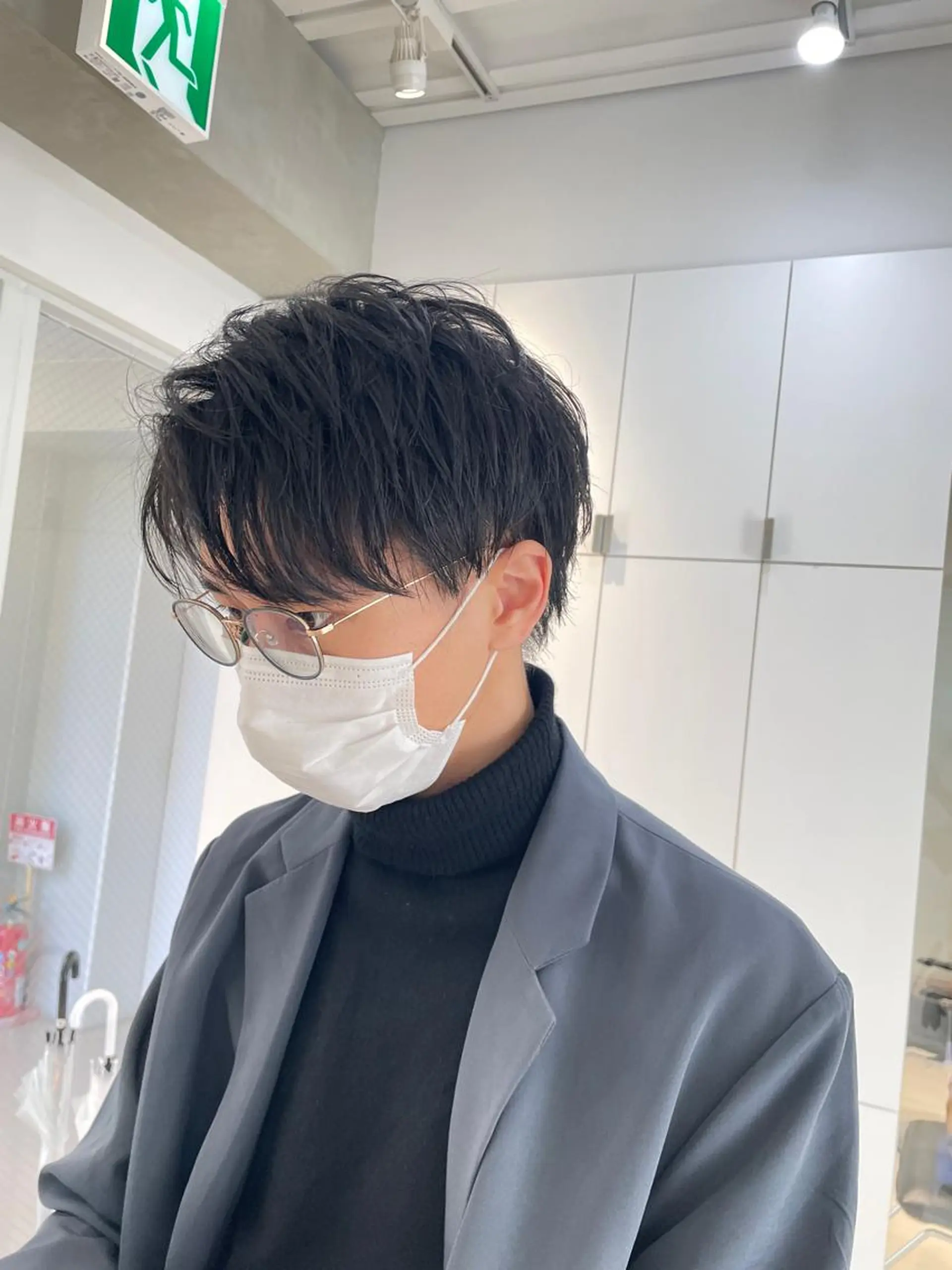 ショート ヘアアレンジ メンズ アップバング カット トリートメント ヘッドスパ ヘアセット 艶髪✨寒色カラー✨ 翁長孝輔のヘアスタイル