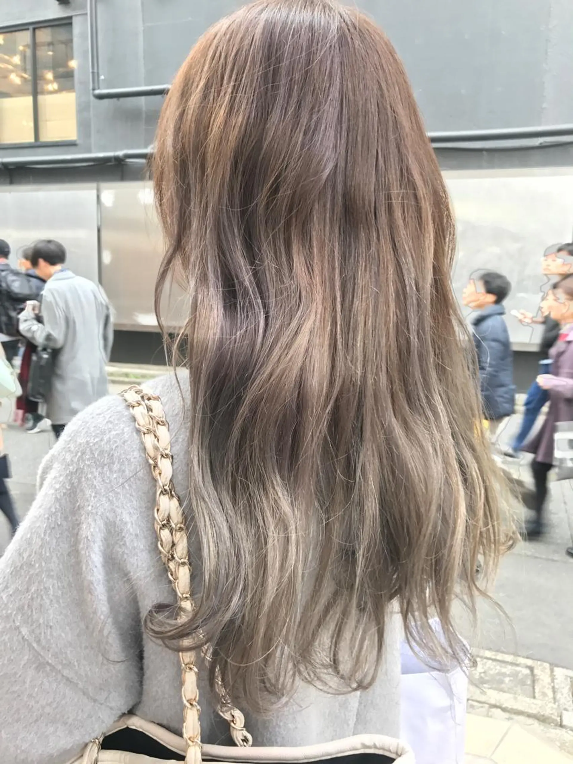 ロング カラー ベージュカラー ブリーチ ダブルカラー サロンドミルク 原宿のヘアスタイル