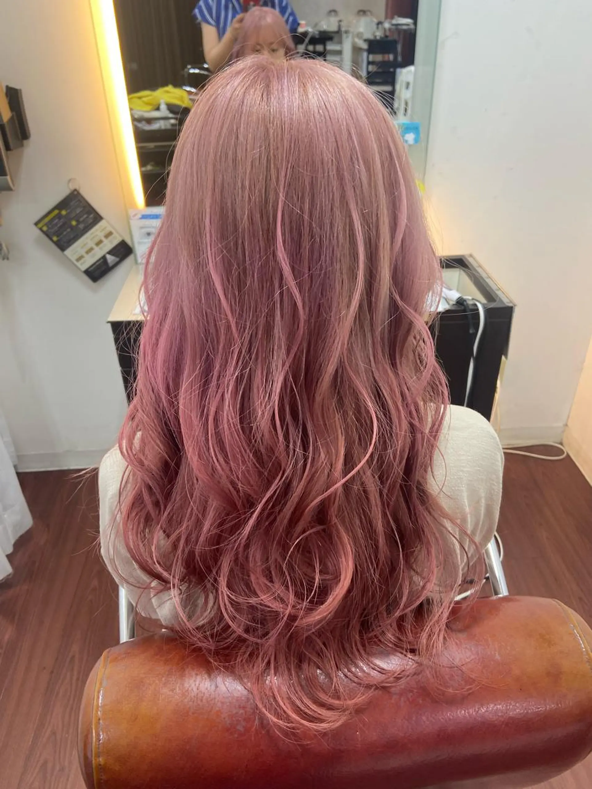 ロング 瀧下 唯のヘアスタイル