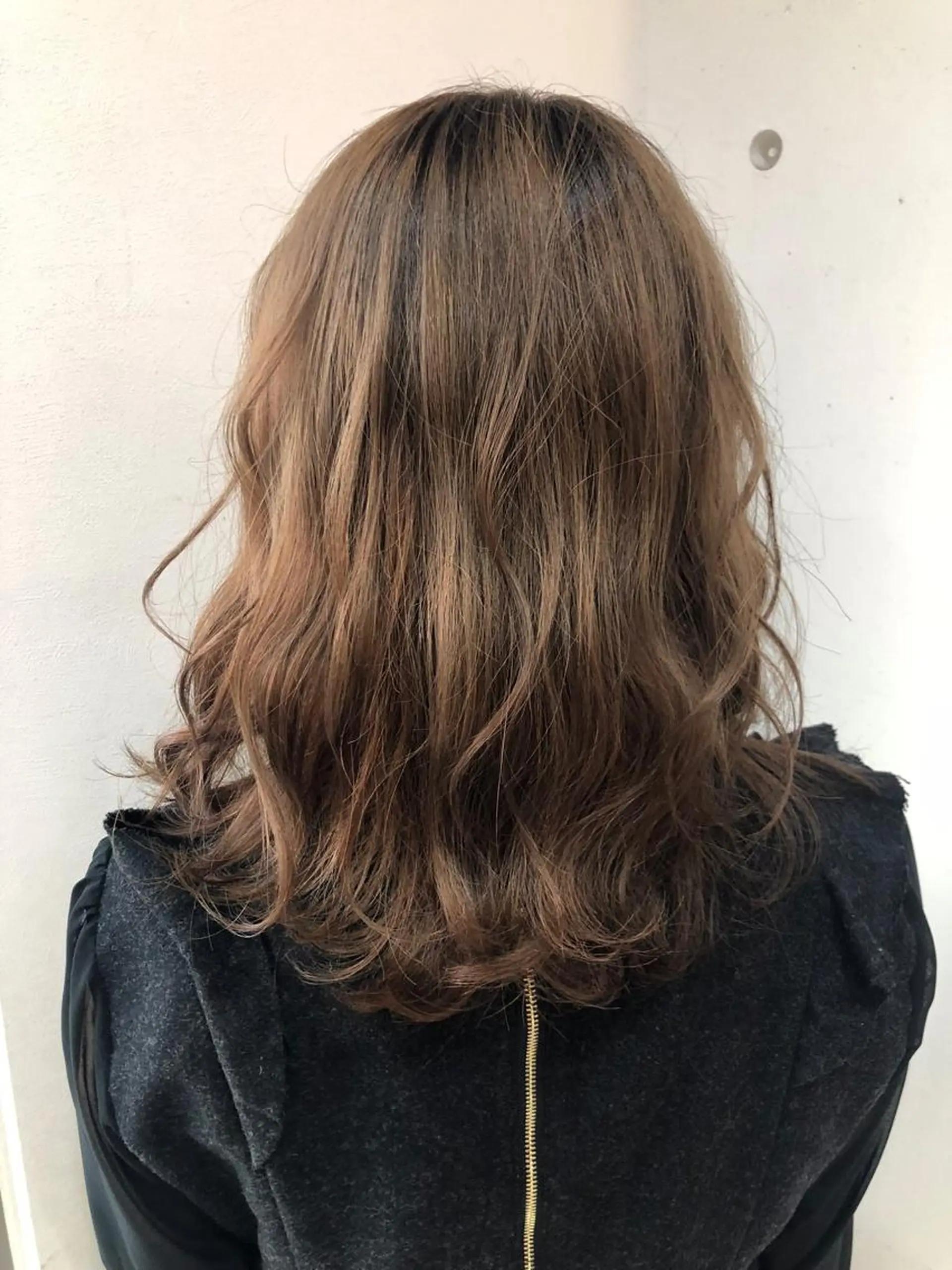 ミディアム カラー 脱白髪染め美容師 竹内涼乃のヘアスタイル