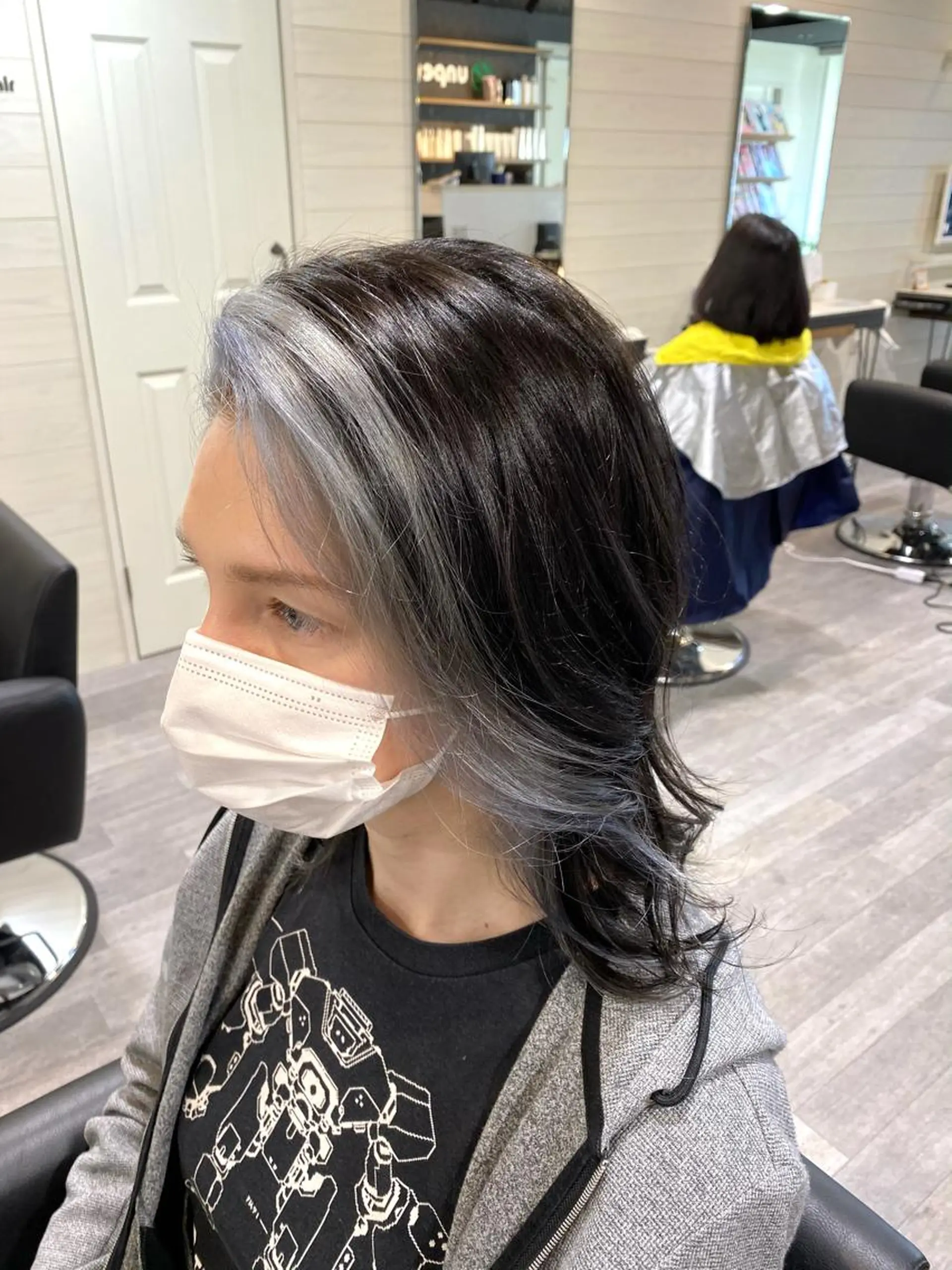 ミディアム カラー アディクシーカラー バレイヤージュ ブリーチ ケアブリーチ デザインカラー カット ヘアカラー unpeu hair  二条所属・先着1名様限定 カット無料のヘアスタイル