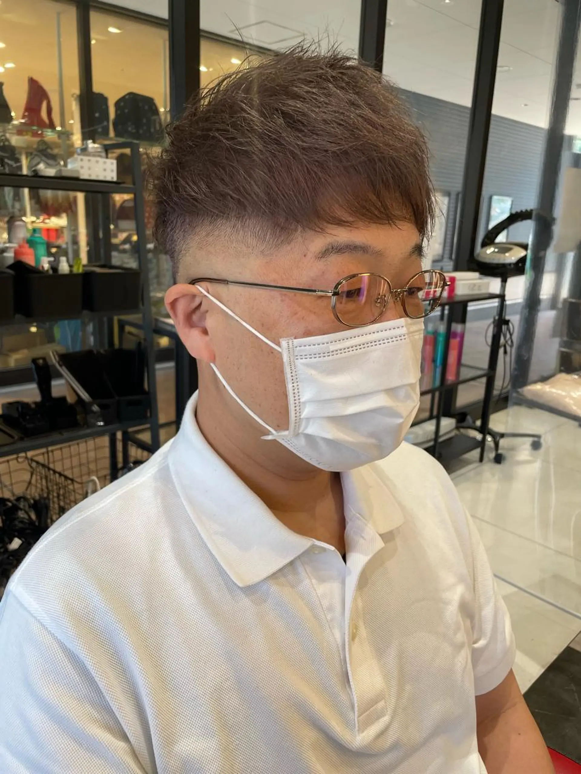 ショート カラー メンズ フェードカット マッシュ スキンフェード ショートヘア カット ヘアカラー メンズヘア特化 崎田 成人のヘアスタイル