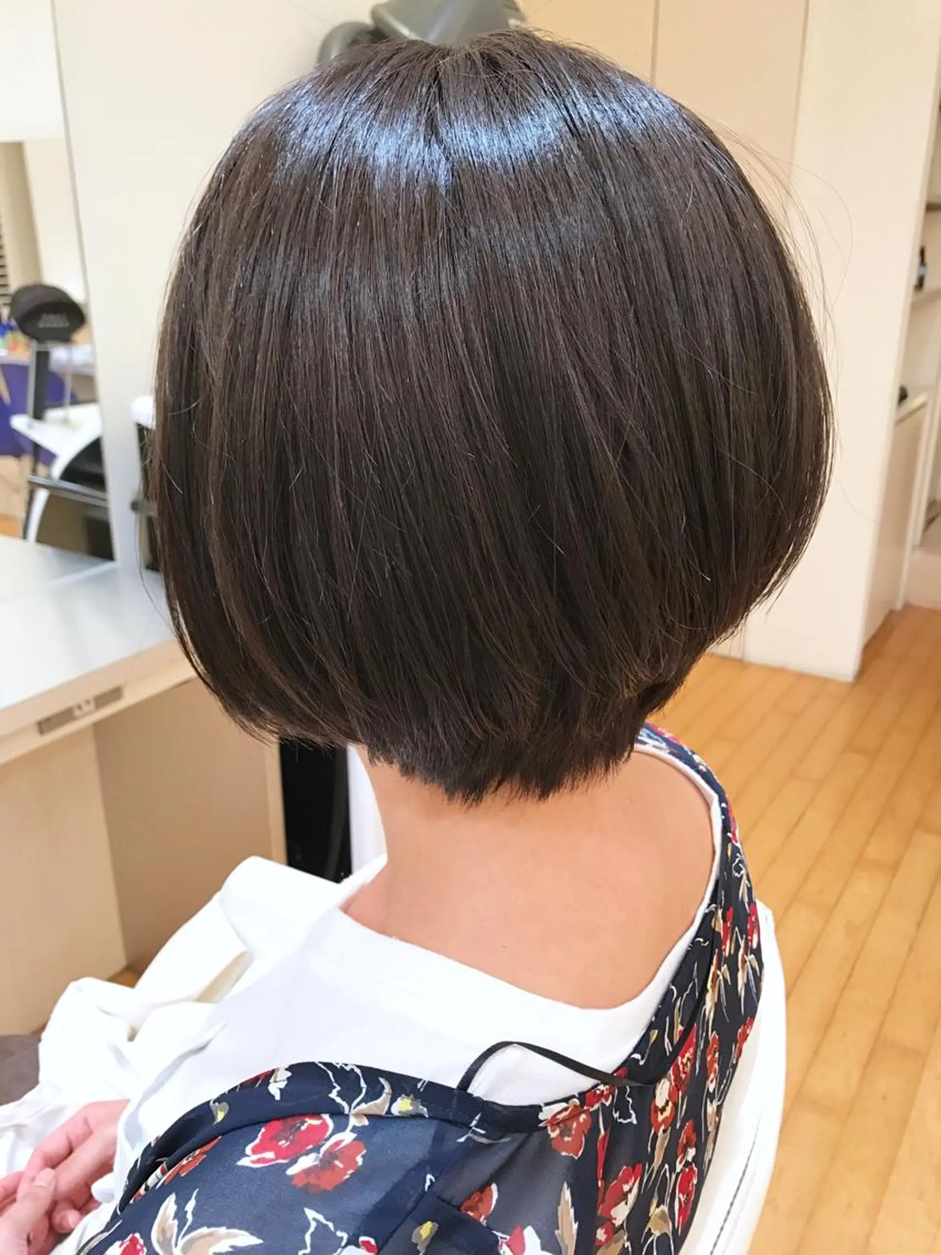 ショート カラー 前下がりボブ イルミナカラー ボブ ReMix 新宿店所属・タジマ ヤスヒサのヘアスタイル